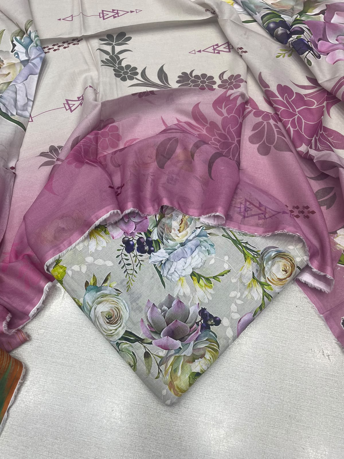 3Pc Bana Doria Lawn Unstitched Suit 0165