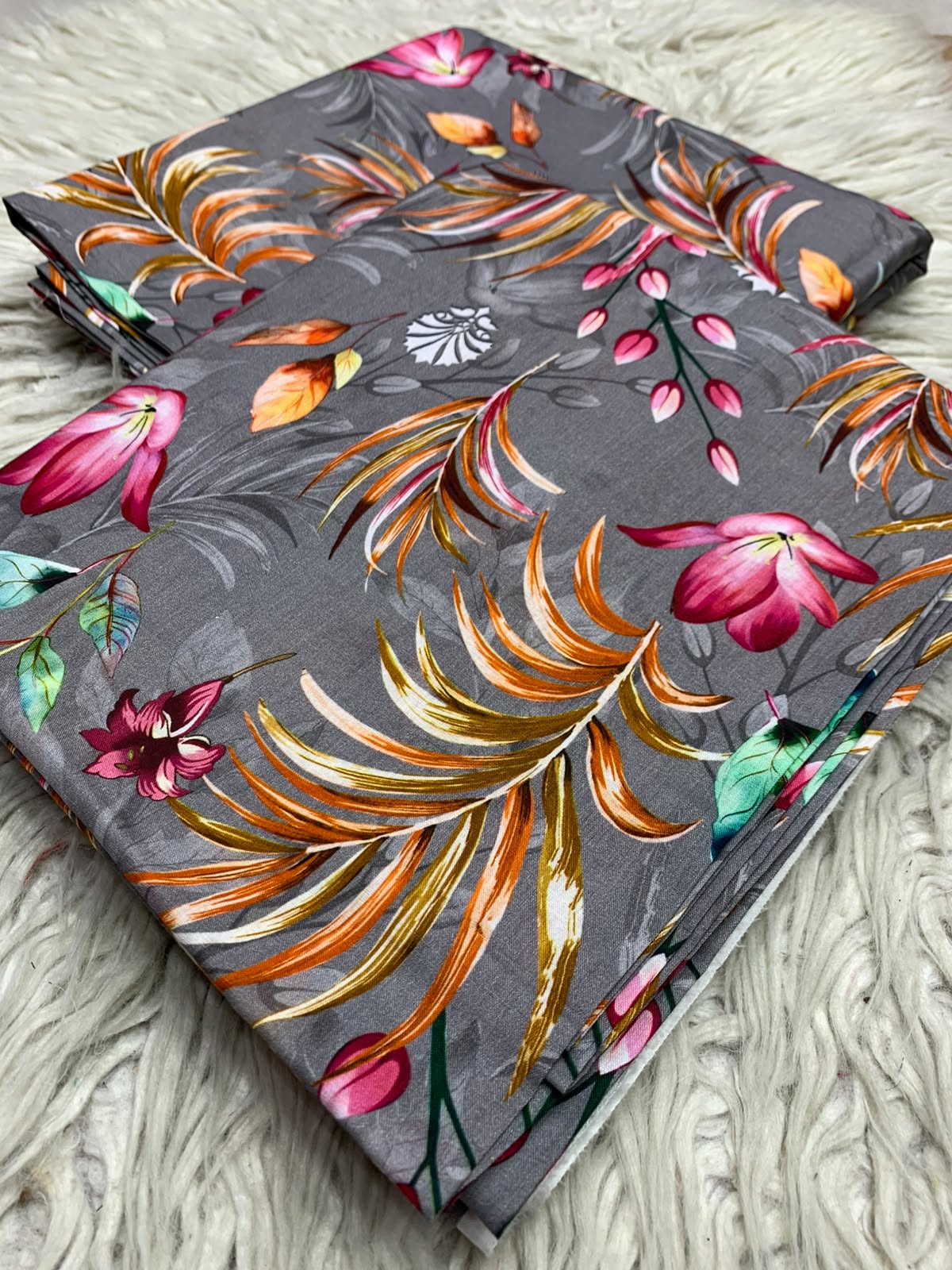 2Pc Same Printed Lawn 572