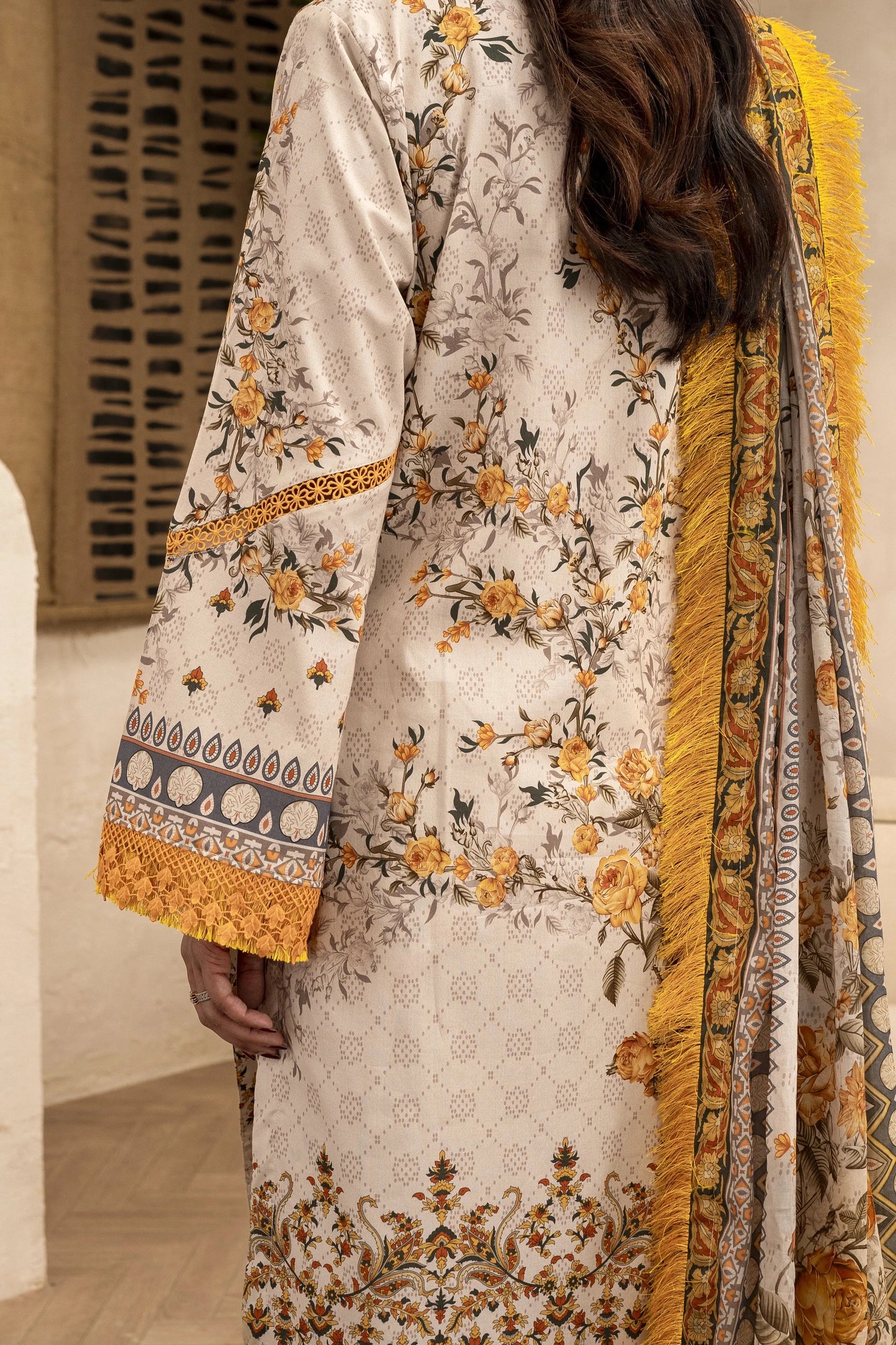 90/88 Firdous - Printed - Lawn - 3pc - D121 (1)