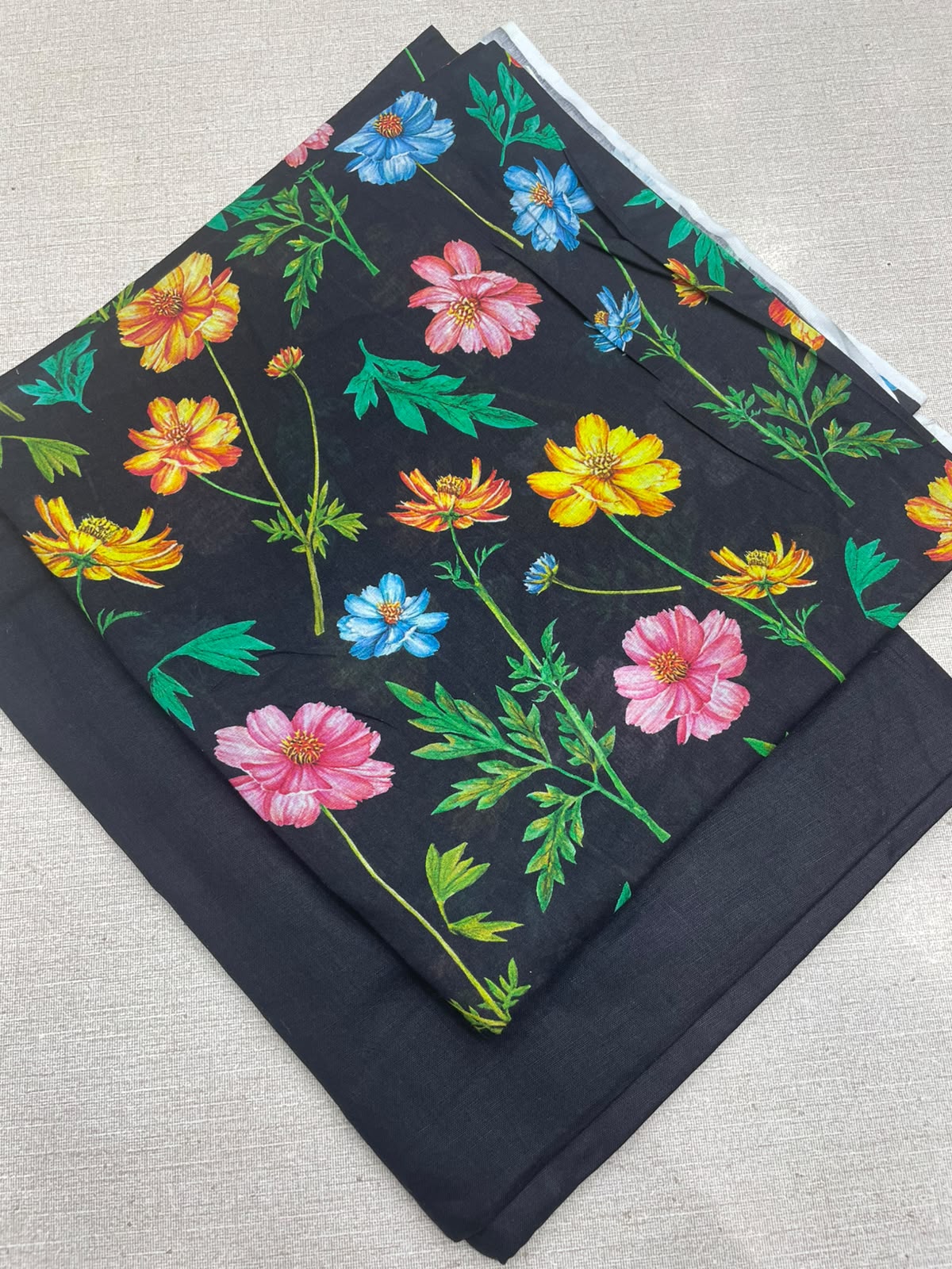 2Pc Digital Printed Lawn Unstitched Suit 15