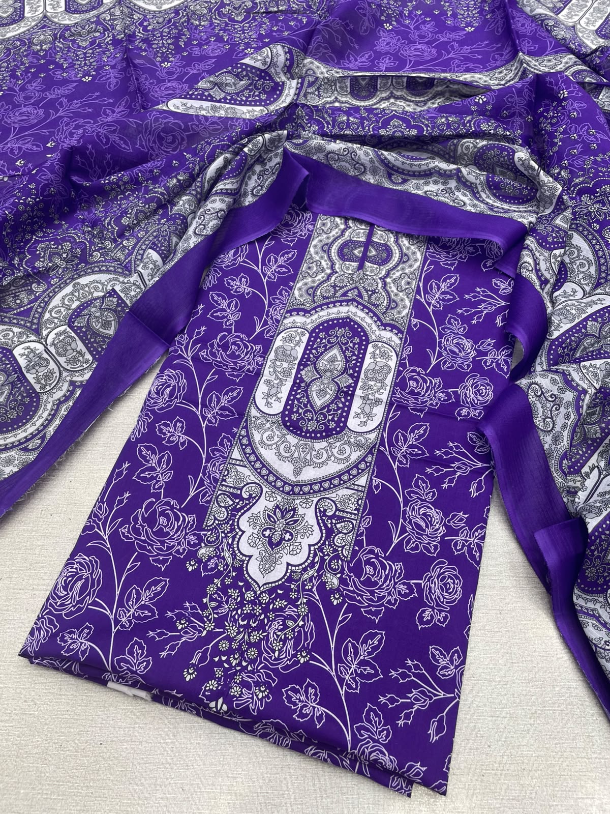 2Pc Lawn Kameez & Dupatta Suit 65