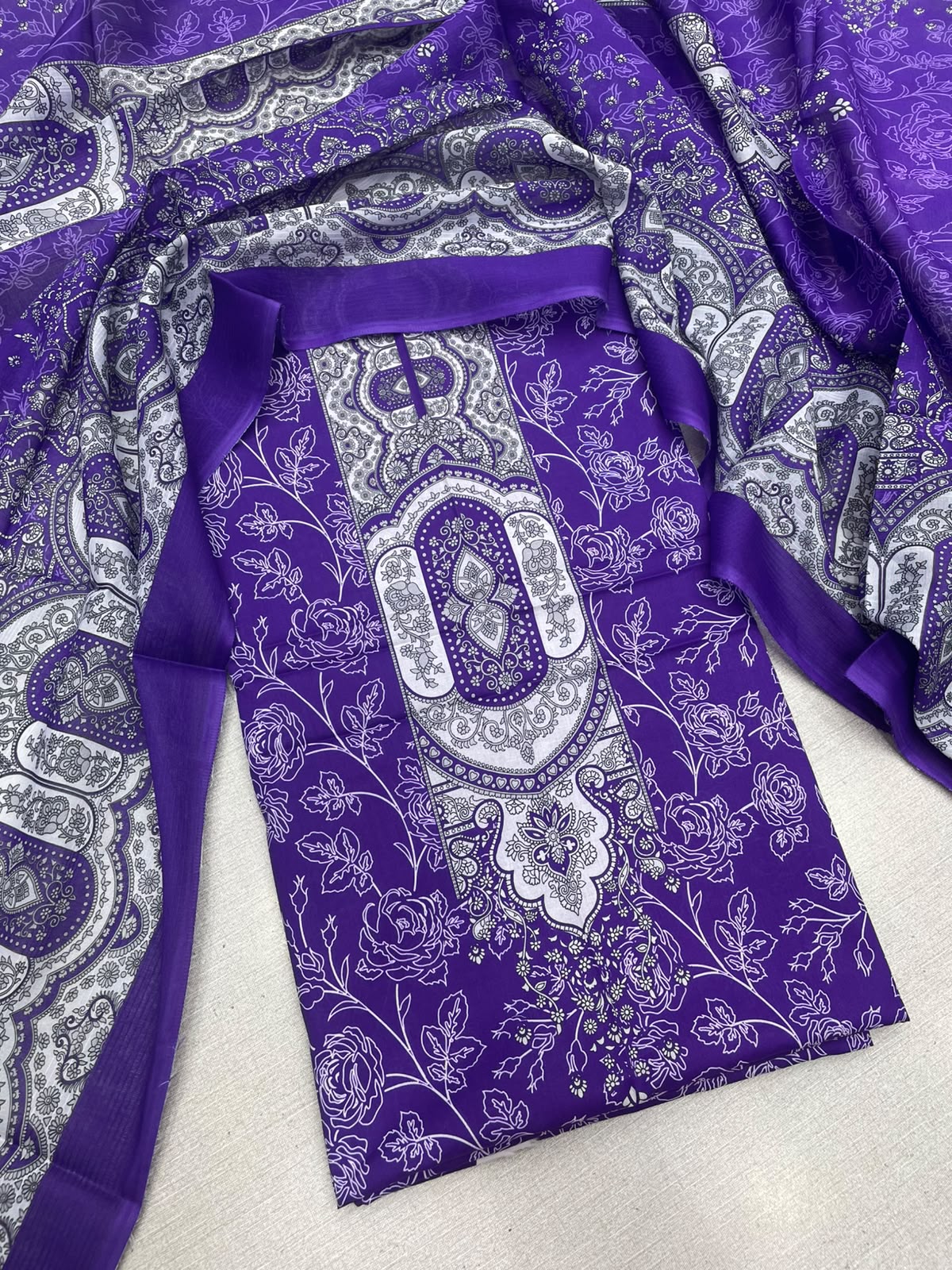 2Pc Lawn Kameez & Dupatta Suit 65