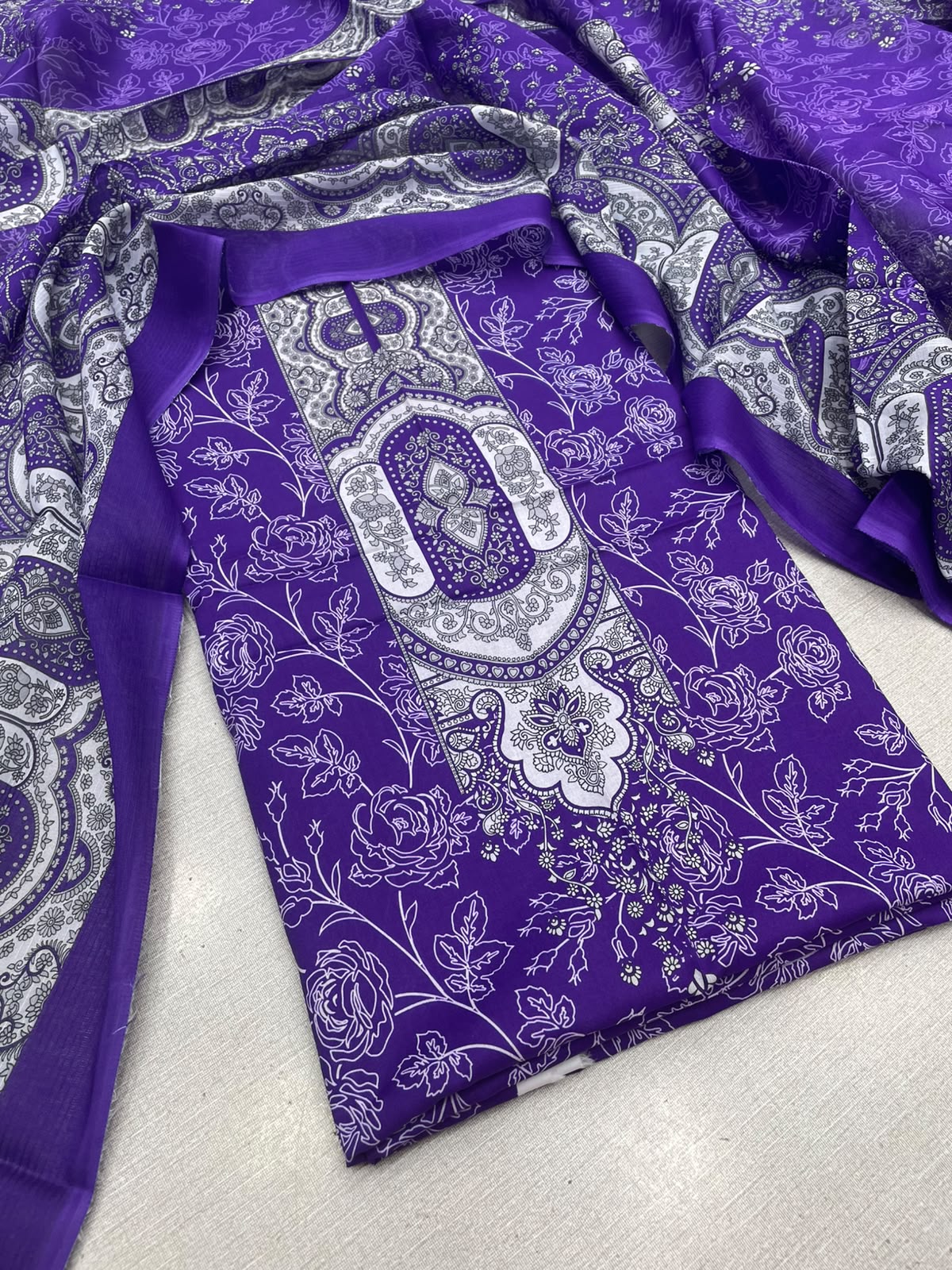 2Pc Lawn Kameez & Dupatta Suit 65