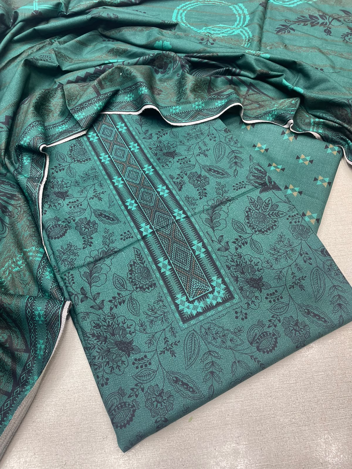 3Pc Sapphire Dhanak Unstitched Suit 0157
