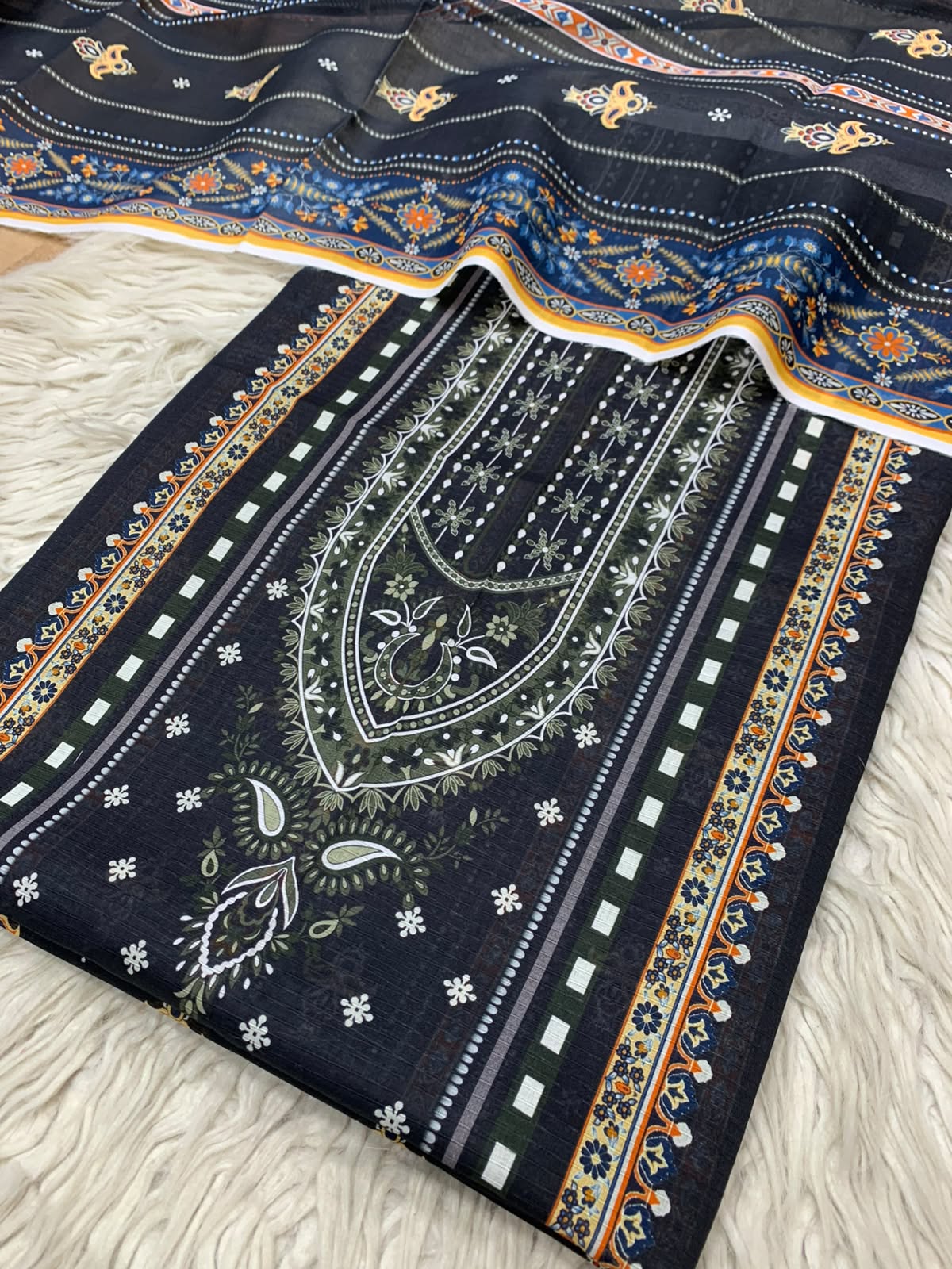 2Pc Bin Noor Fab Lawn Kameez & Dupatta Vol-67