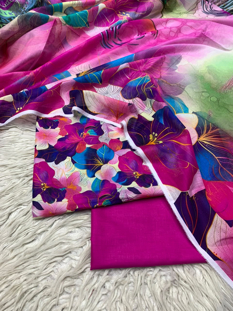3Pc Lawn Digital Printed Unstitched Suit 15