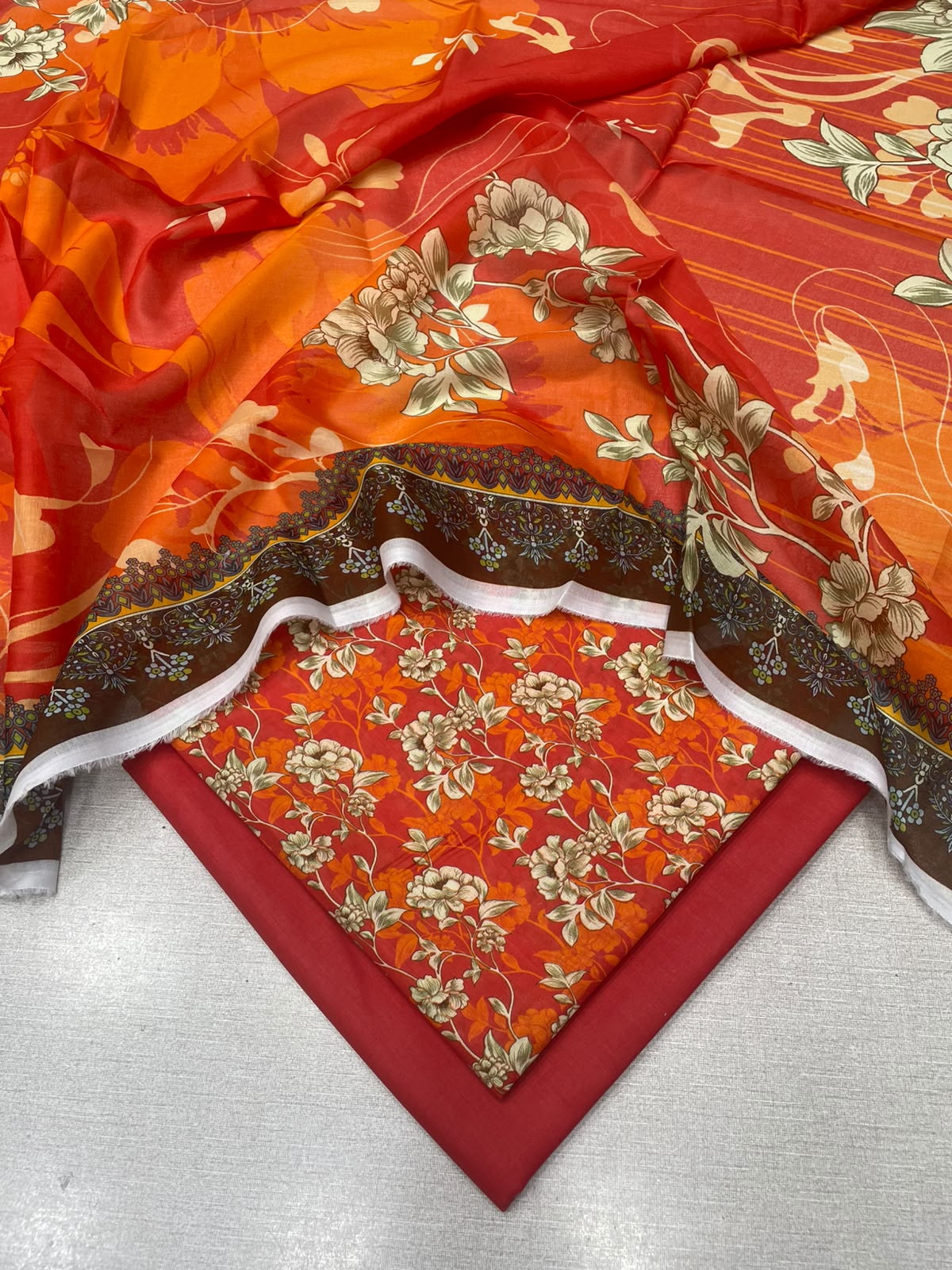 3Pc Gul Ahmad Lawn Unstitched Suit 0226