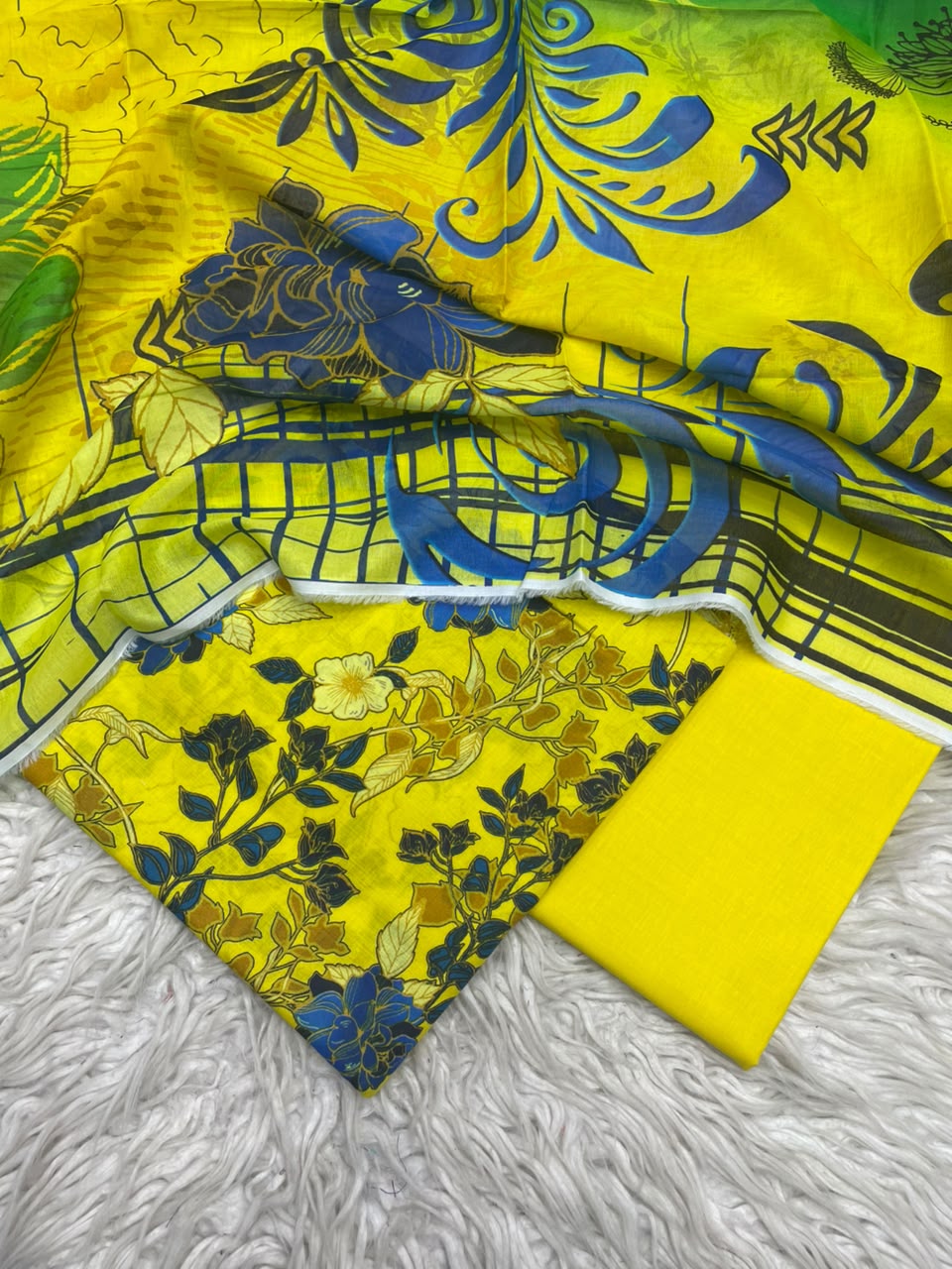 3Pc Lawn Digital Printed Unstitched Suit 15