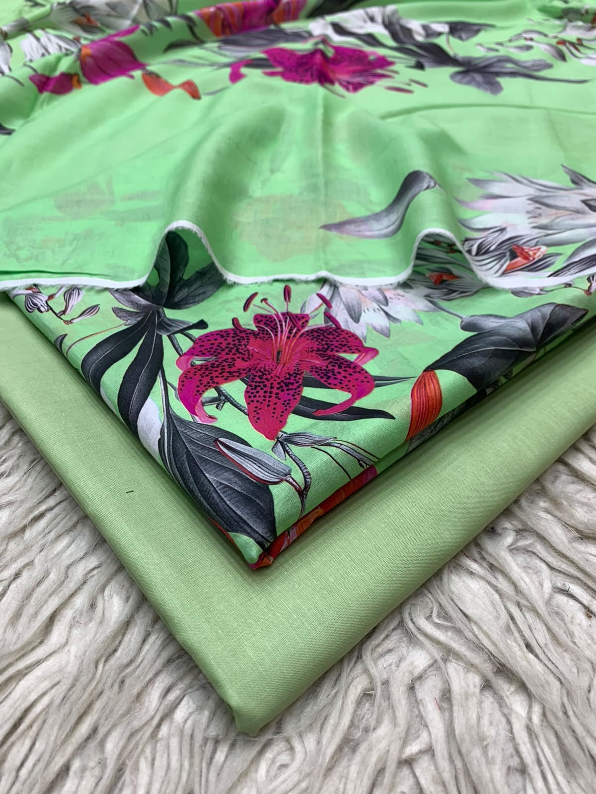 90x88 3Pc Premium Lawn Suit Vol-0020
