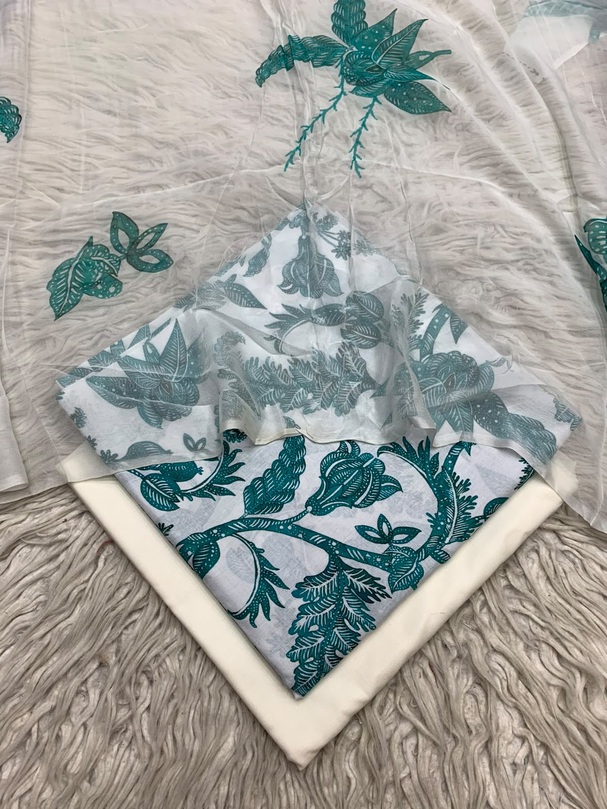 90x88 3Pc Premium Lawn Suit Vol-0020