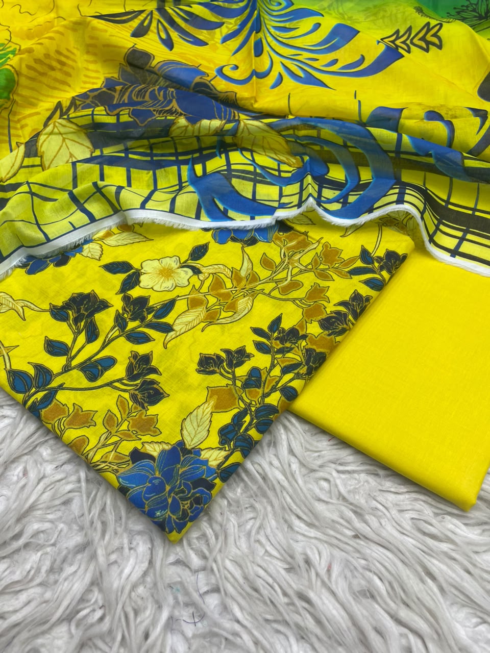3Pc Lawn Digital Printed Unstitched Suit 15