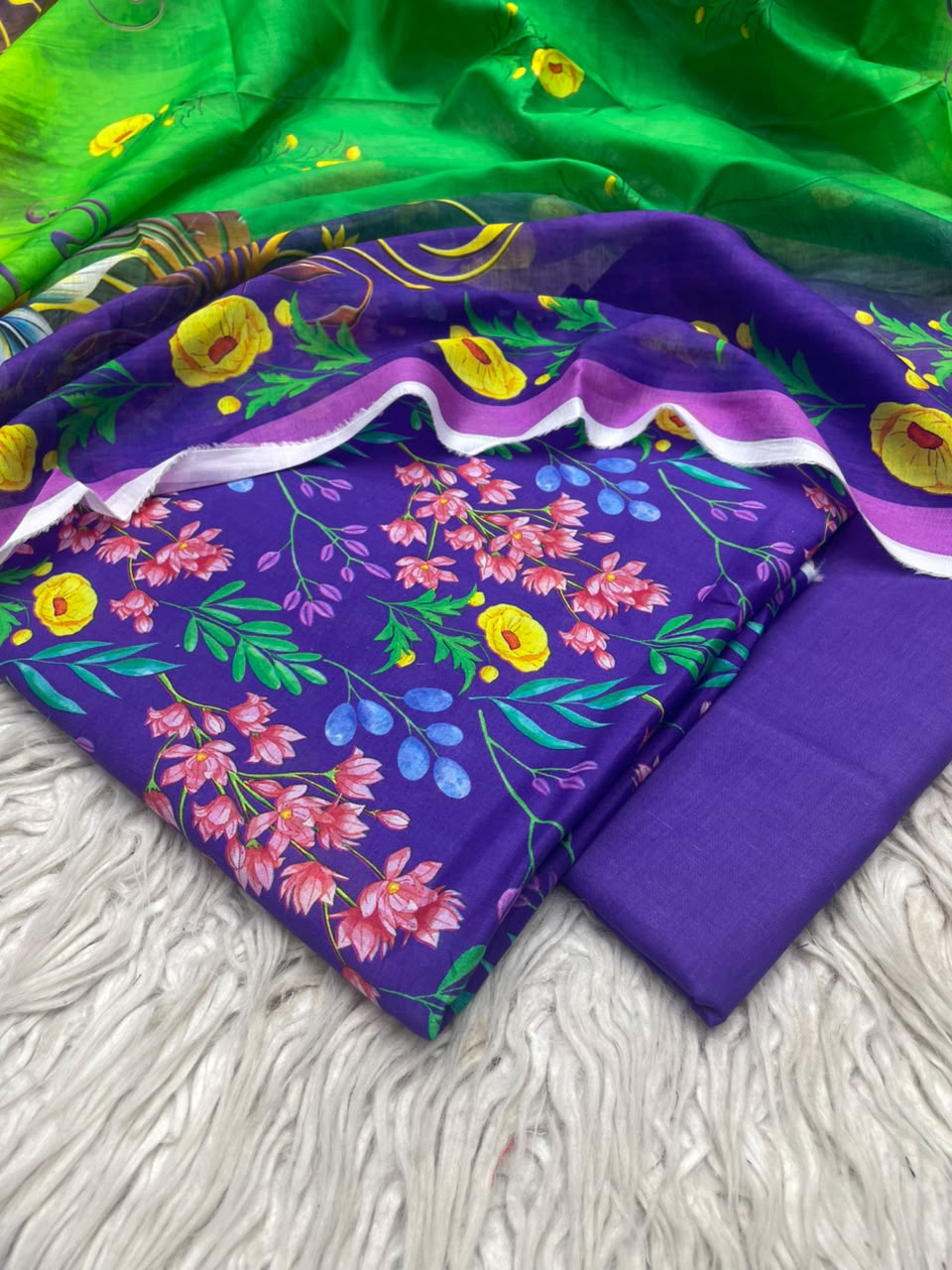 3Pc Lawn Digital Printed Unstitched Suit 15