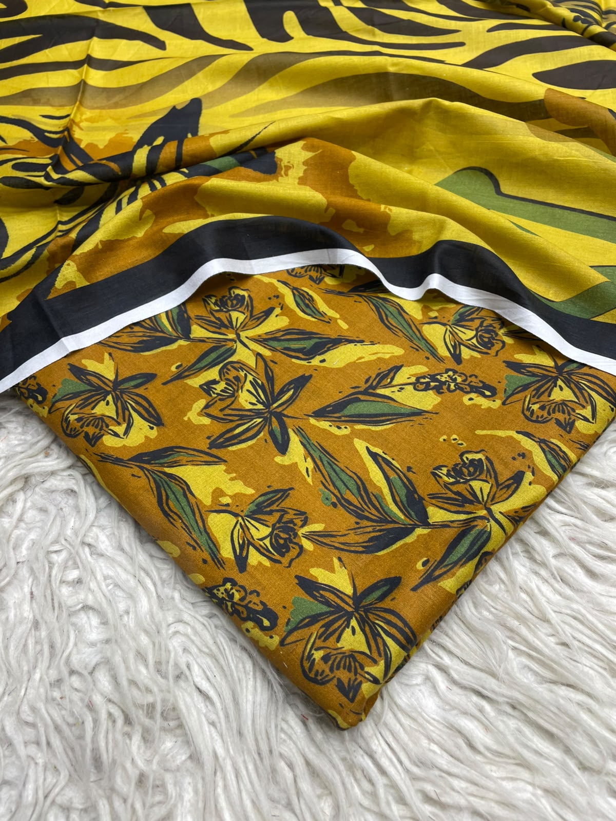 3Pc Same Digital Printed Lawn Suit 15