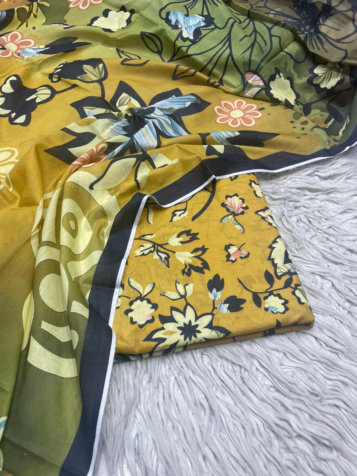 3Pc Same Digital Printed Lawn Suit 15