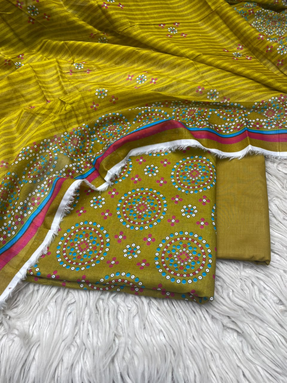 3Pc Lawn Digital Printed Unstitched Suit 15