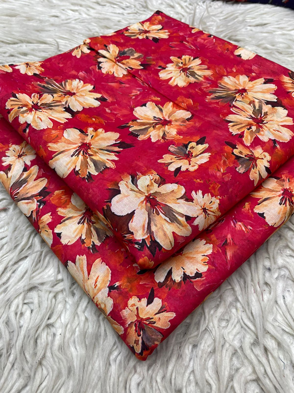 2Pc Lawn Digital Printed Suit 582