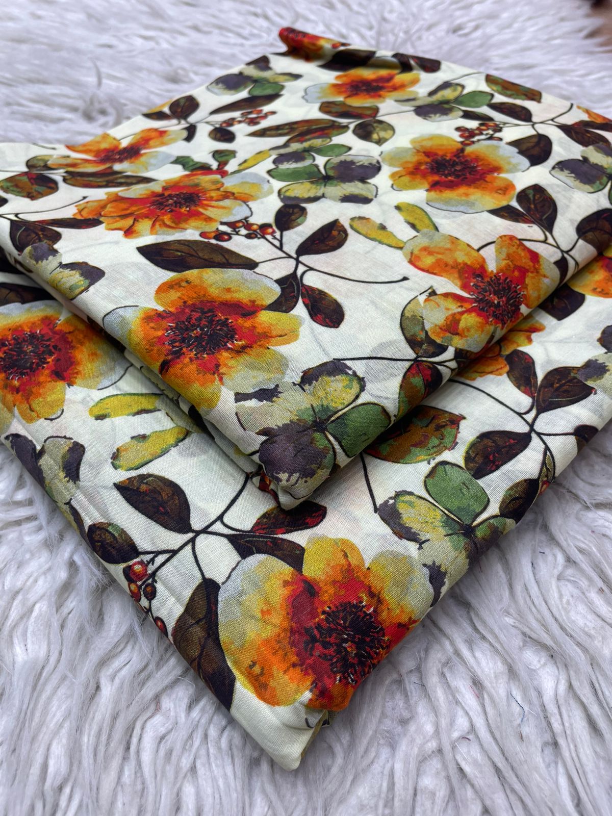 2Pc Lawn Digital Printed Suit 582