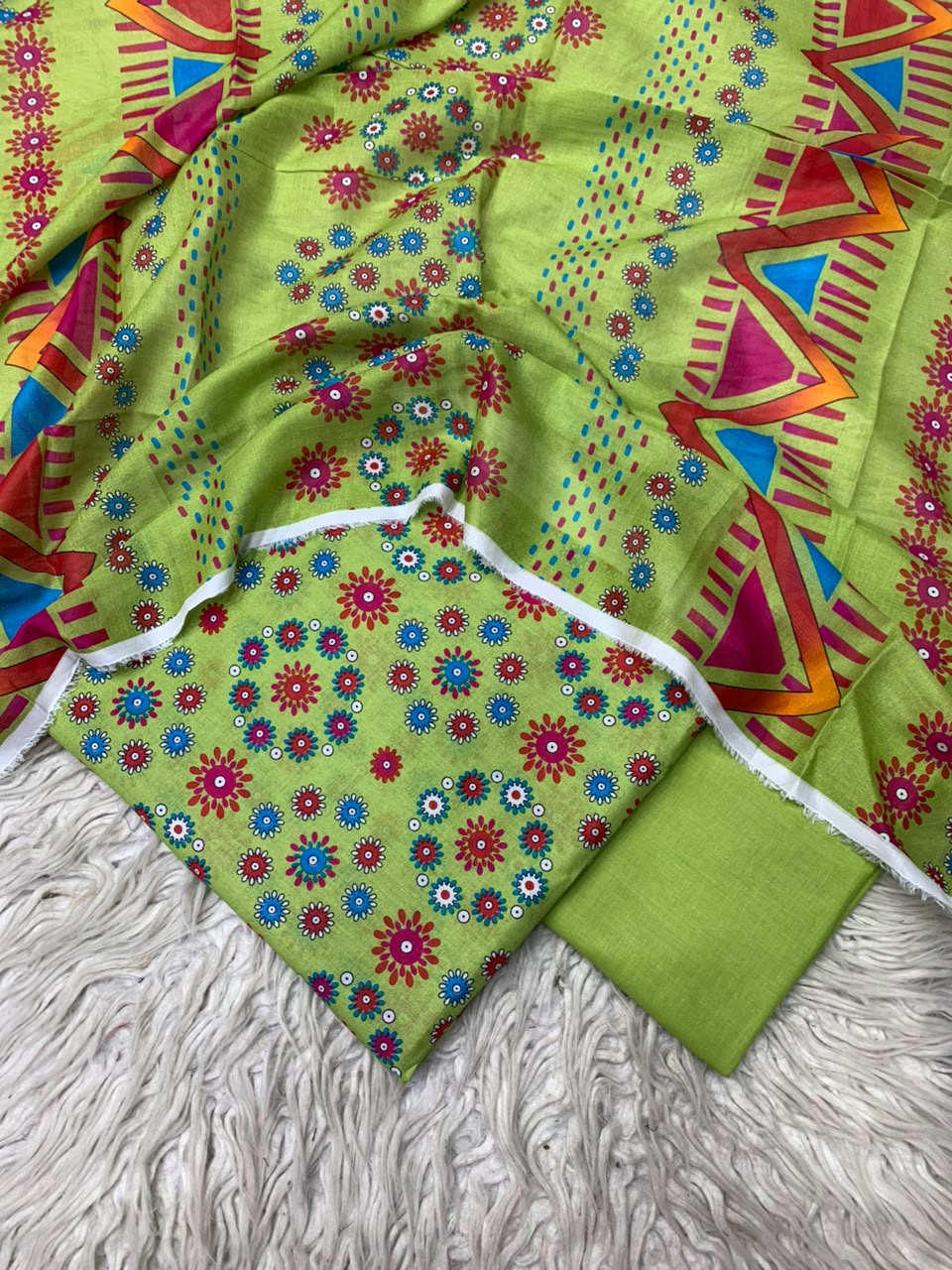 3Pc Lawn Digital Printed Unstitched Suit 15