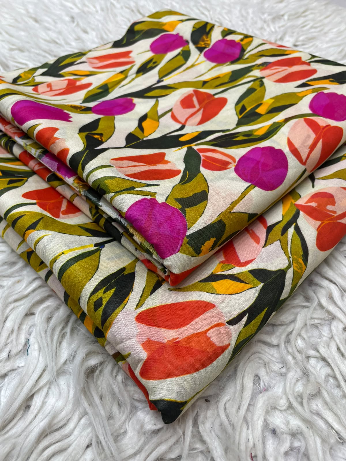 2Pc Al Karam Lawn Printed Suit Vol-557