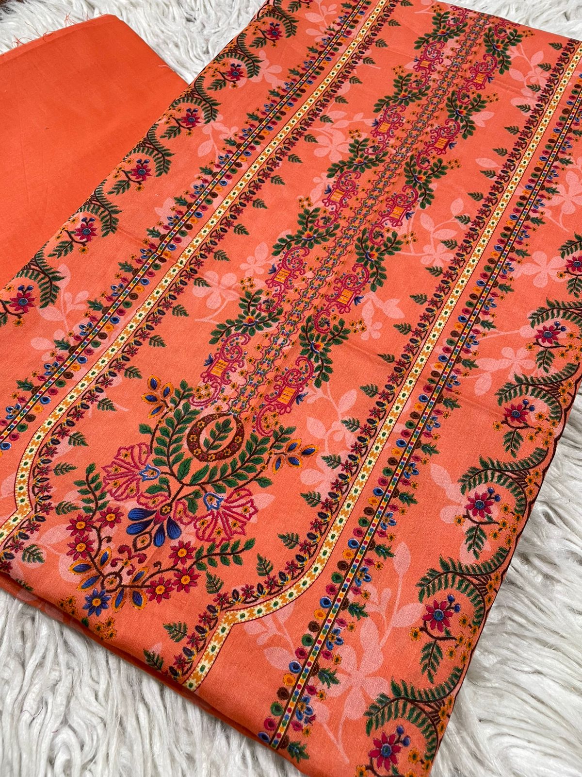 2Pc Stylo Lawn Printed Suit 482