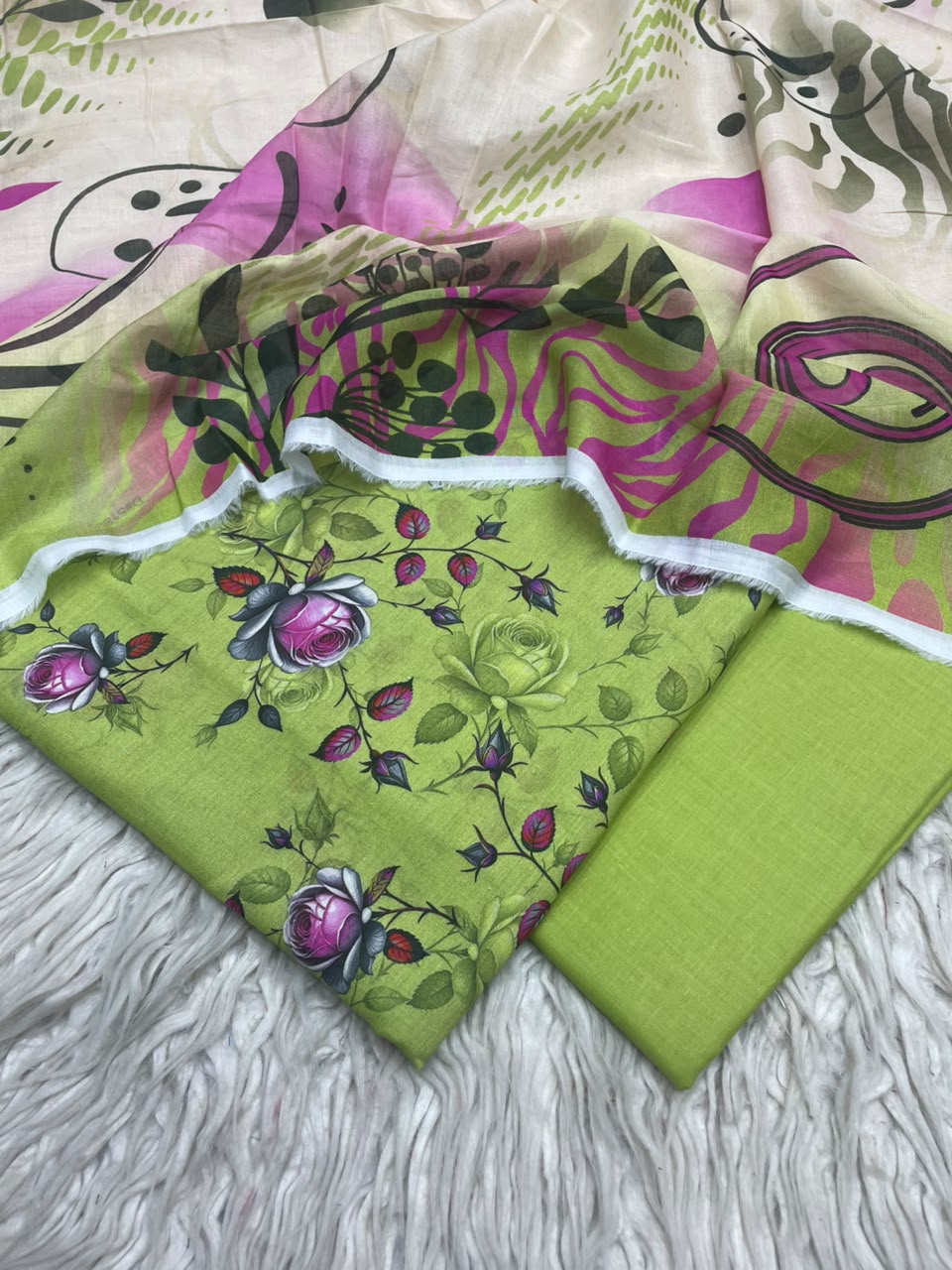 3Pc Lawn Digital Printed Unstitched Suit 15