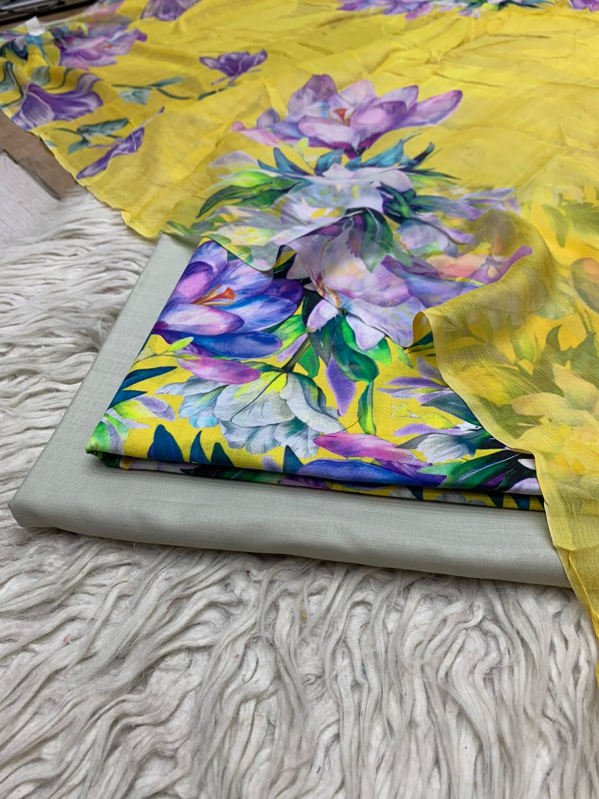 90x88 3Pc Premium Lawn Suit Vol-0020