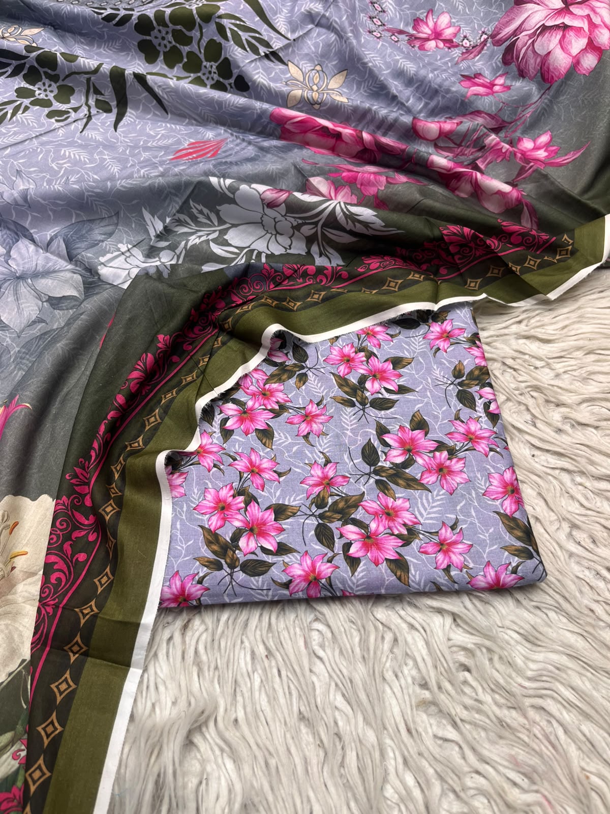 3Pc Same Digital Printed Lawn Suit 15