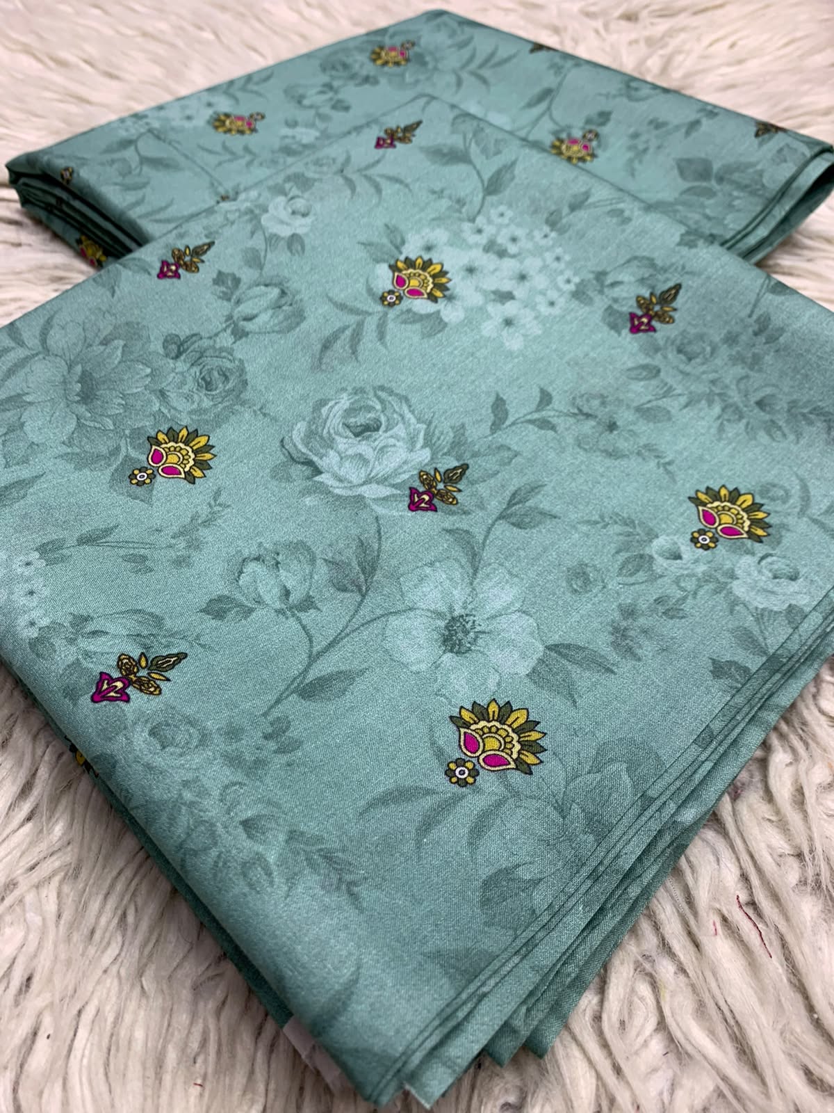 2Pc Same Printed Lawn 572