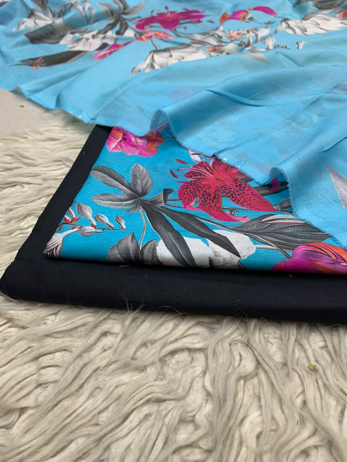 90x88 3Pc Premium Lawn Suit Vol-0020