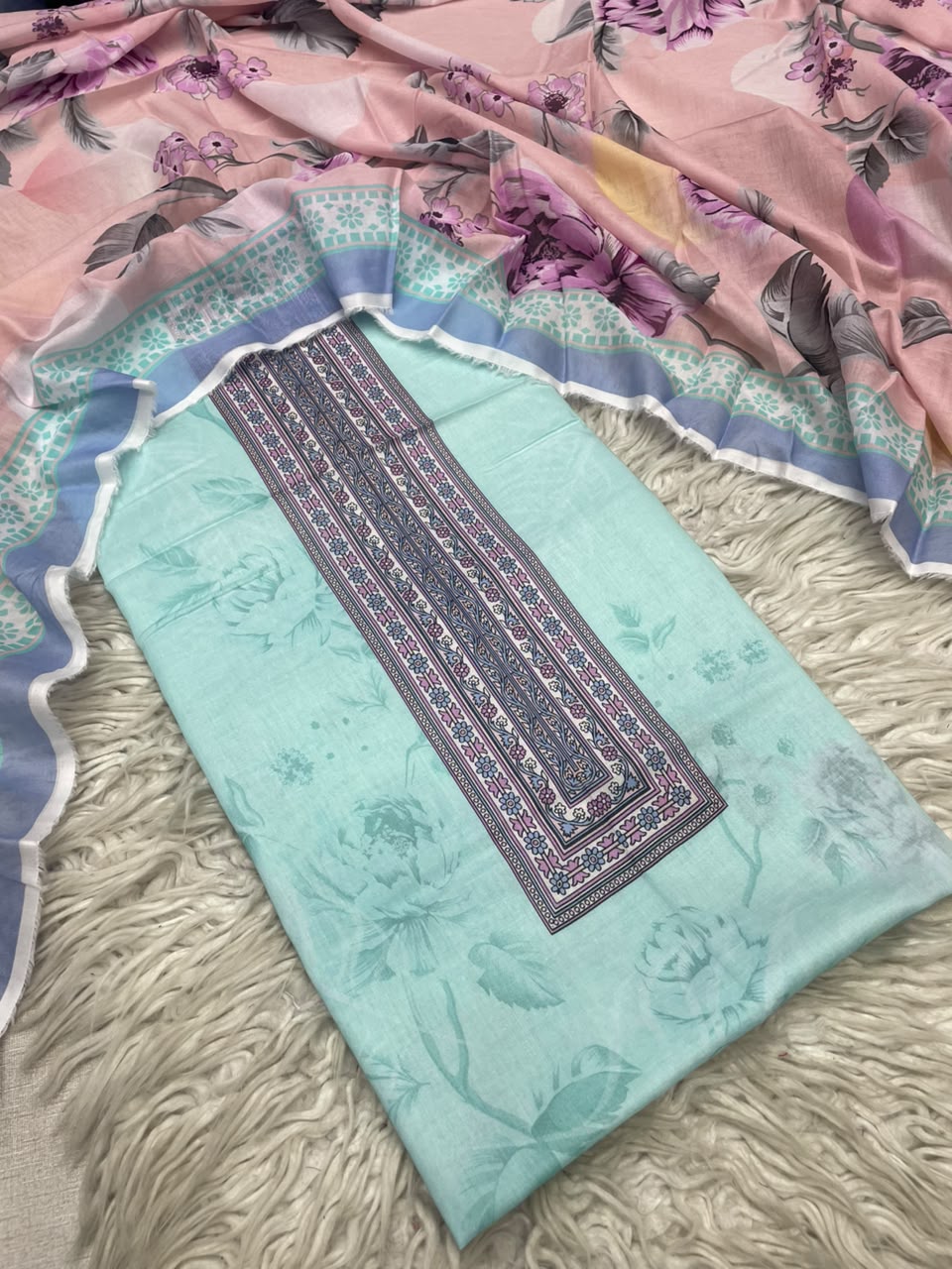 2Pc Sapphire Lawn Kameez & Duppata 3204