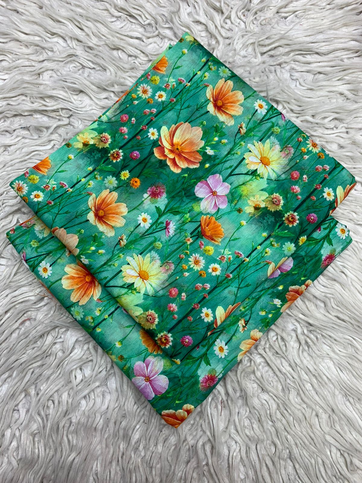 2Pc Lawn Digital Printed Suit 582
