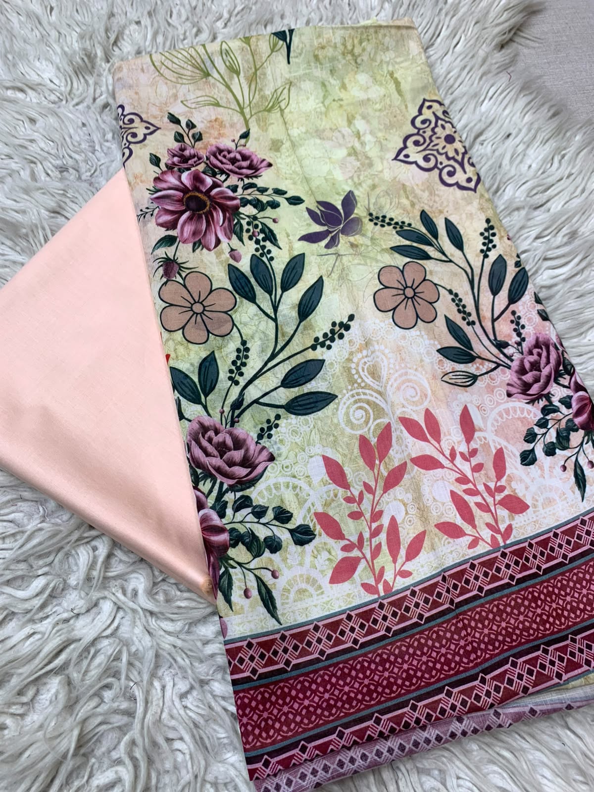 2Pc Printed Lawn Unstitched Suit 550