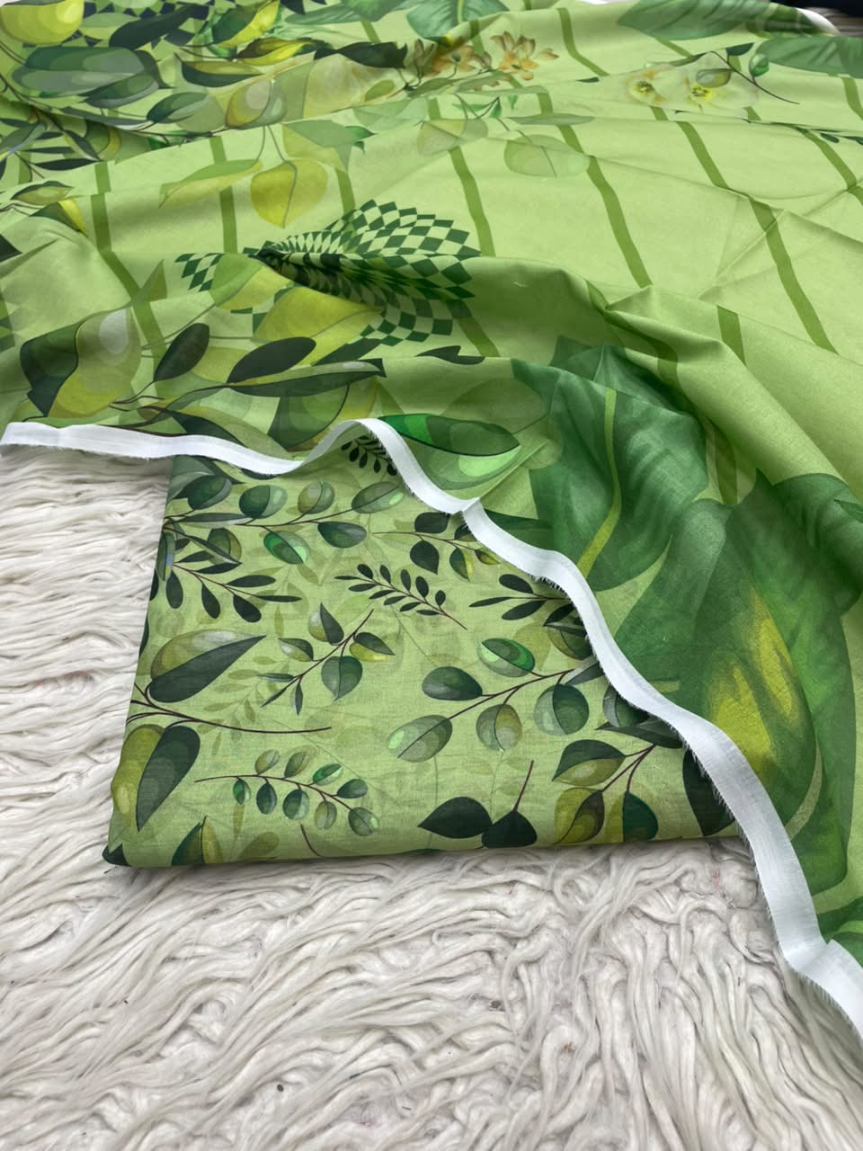 3Pc Same Printed Lawn Suit 570
