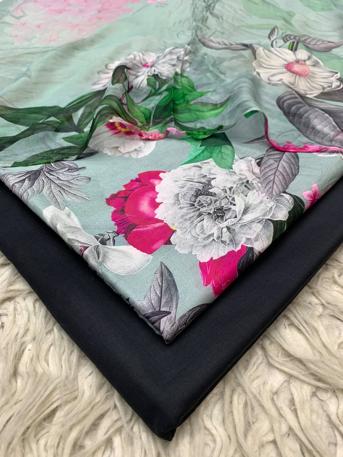 90x88 3Pc Premium Lawn Suit Vol-0020