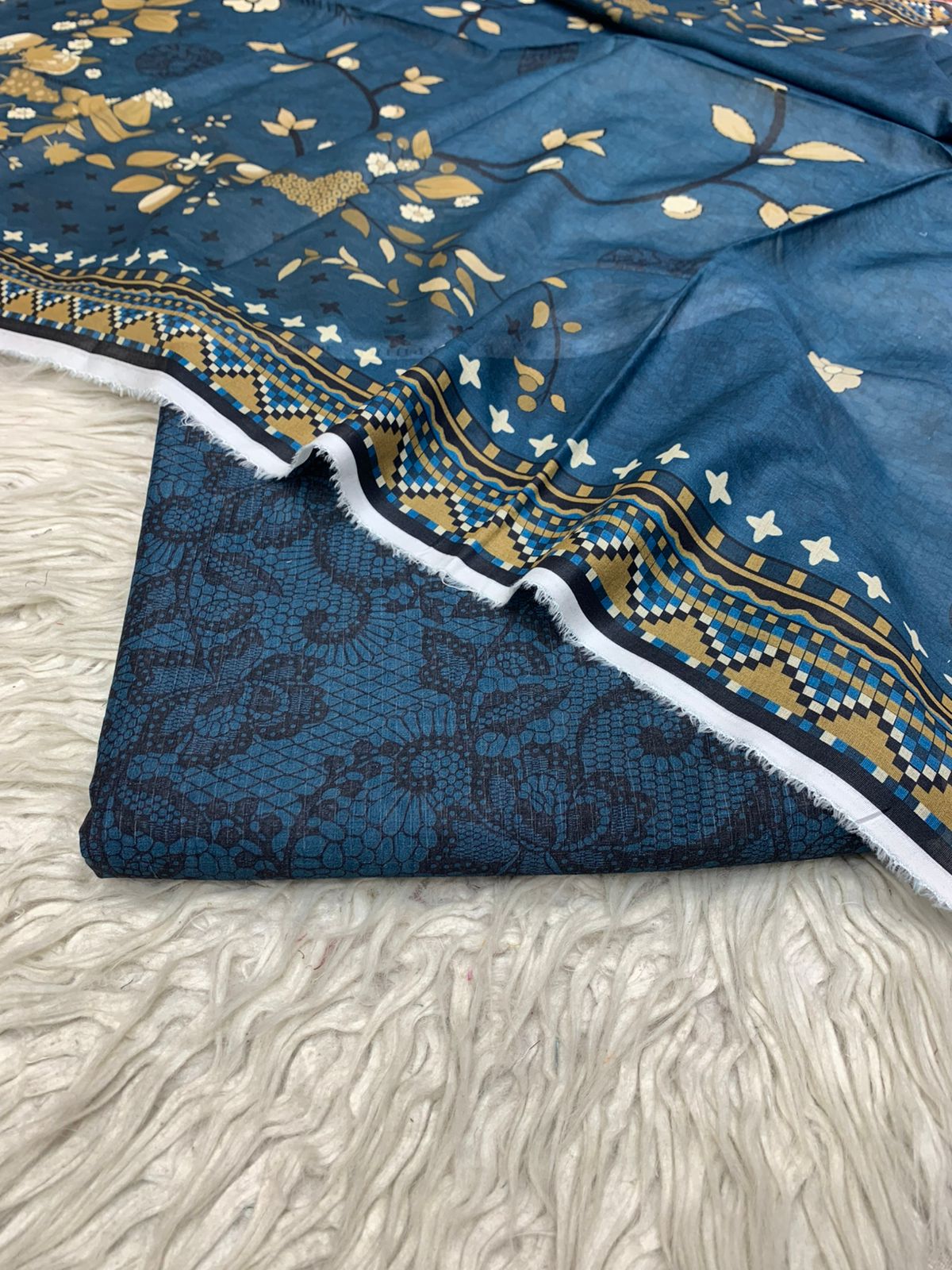 Sapphire 3Pc Bana Dora Lawn Unstitched Suit Vol-0127