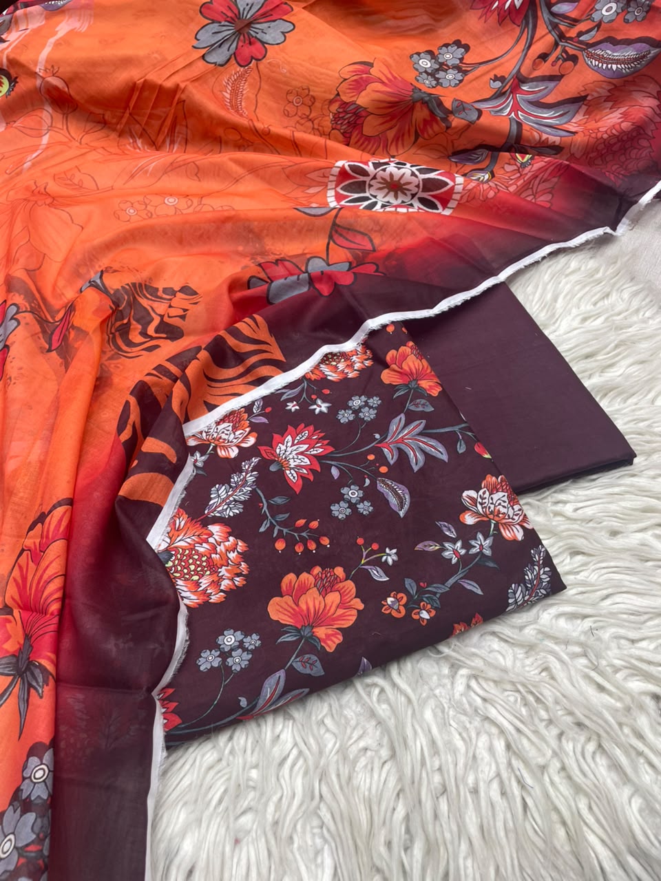 3Pc Lawn Digital Printed Unstitched Suit 15