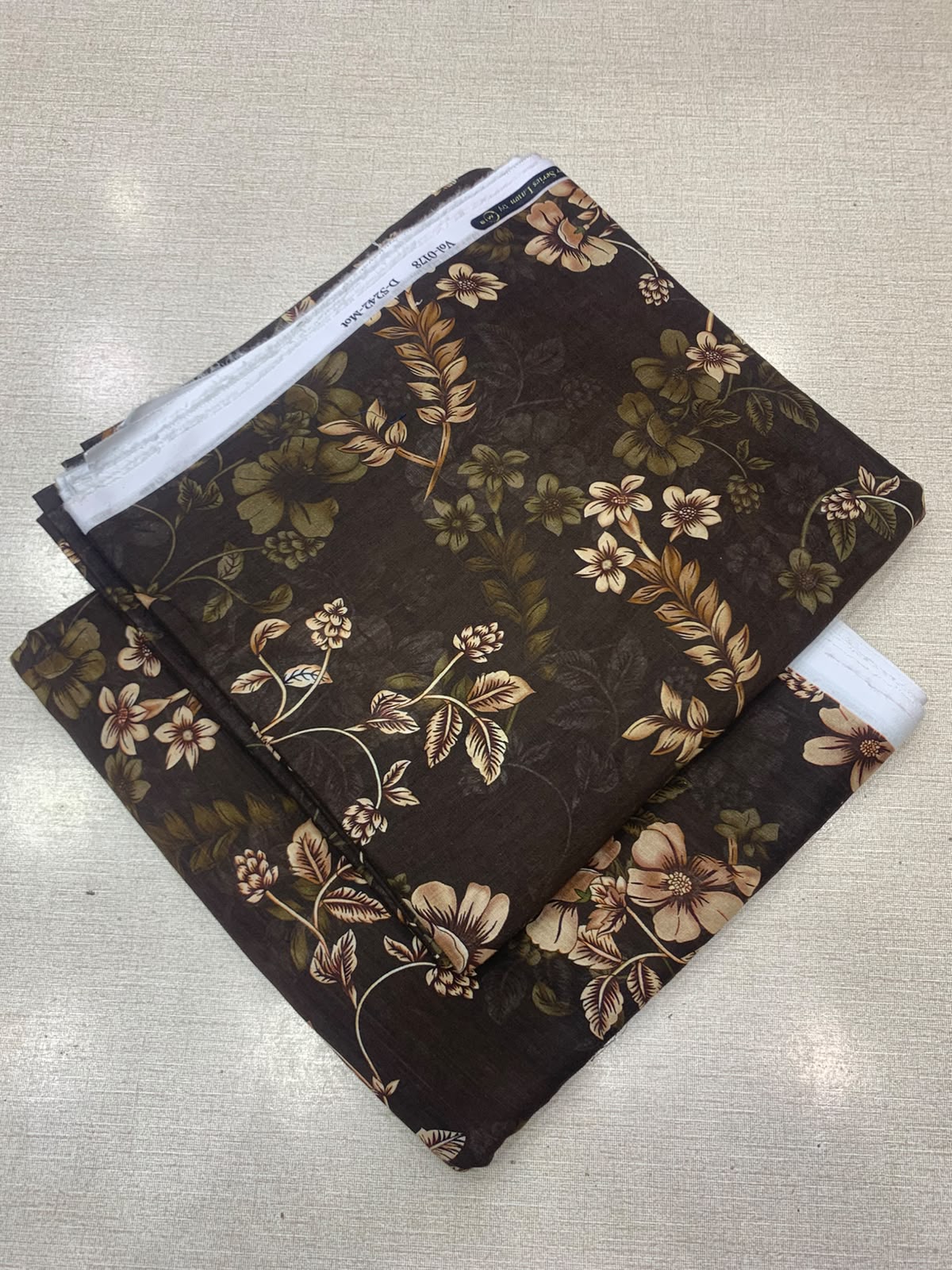 2Pc Same Printed Lawn Unstitched Suit 5242
