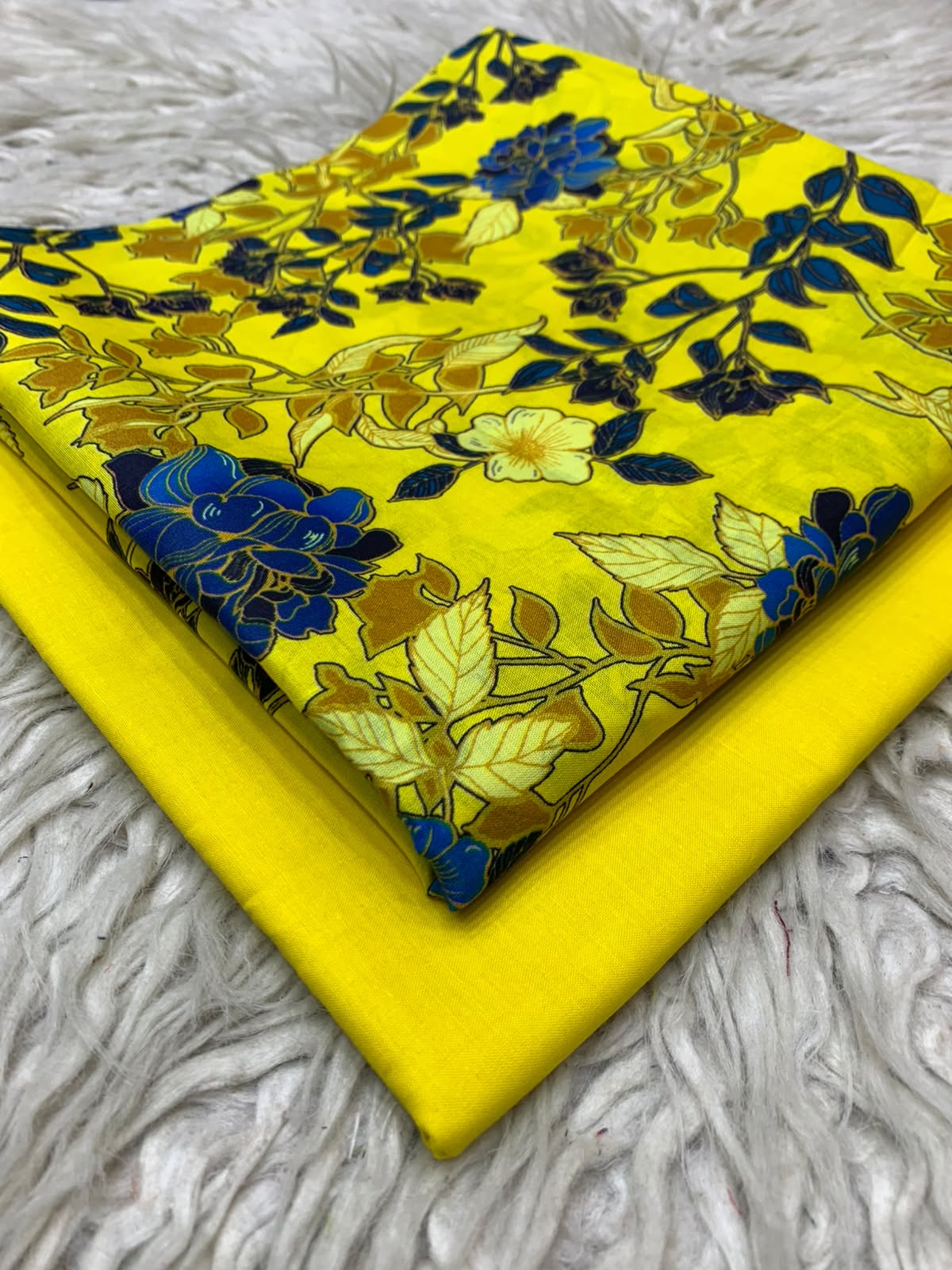 2Pc Printed Lawn Unstitched Suit 15