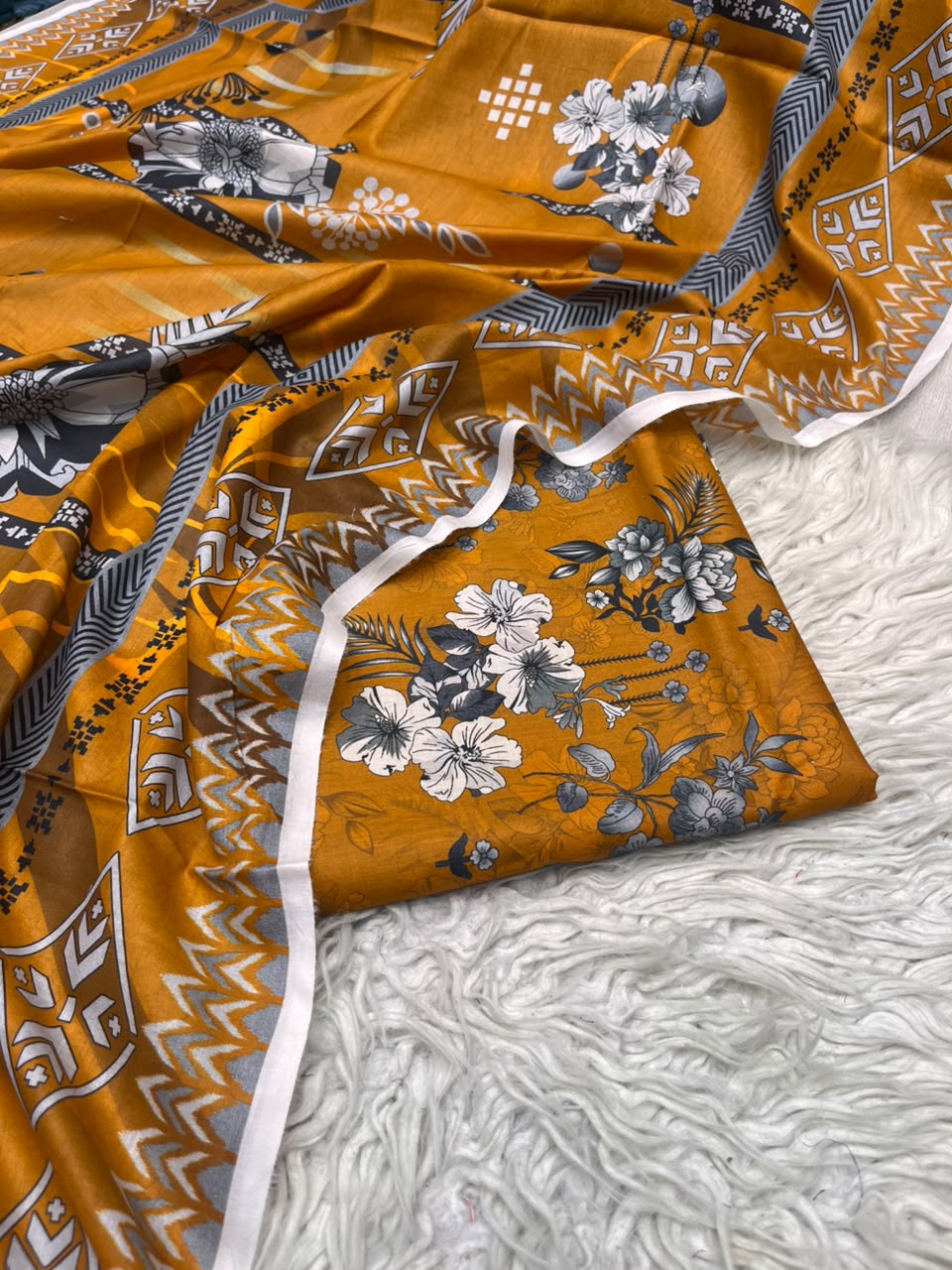 3Pc Same Digital Printed Lawn Suit 15