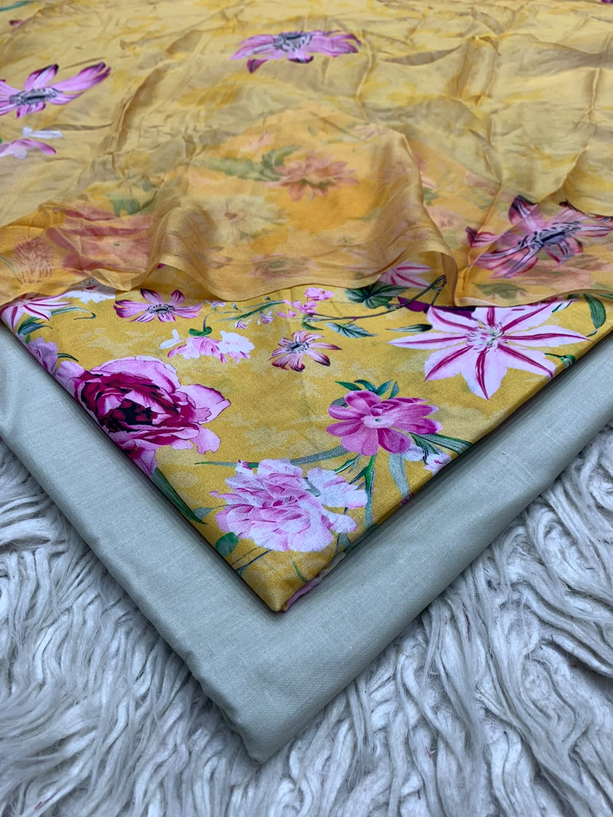 90x88 3Pc Premium Lawn Suit Vol-0020