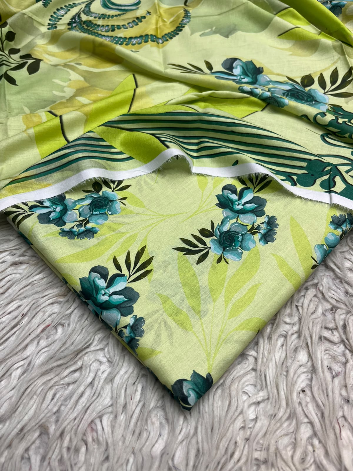 3Pc Same Digital Printed Lawn Suit 15