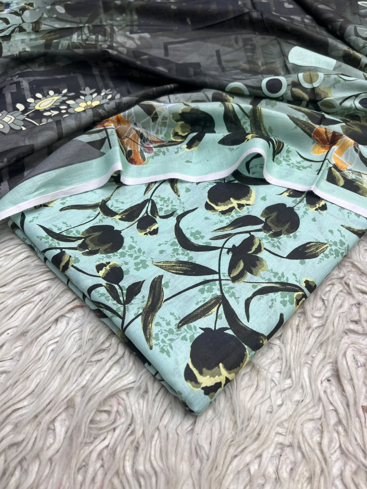 3Pc Same Digital Printed Lawn Suit 15
