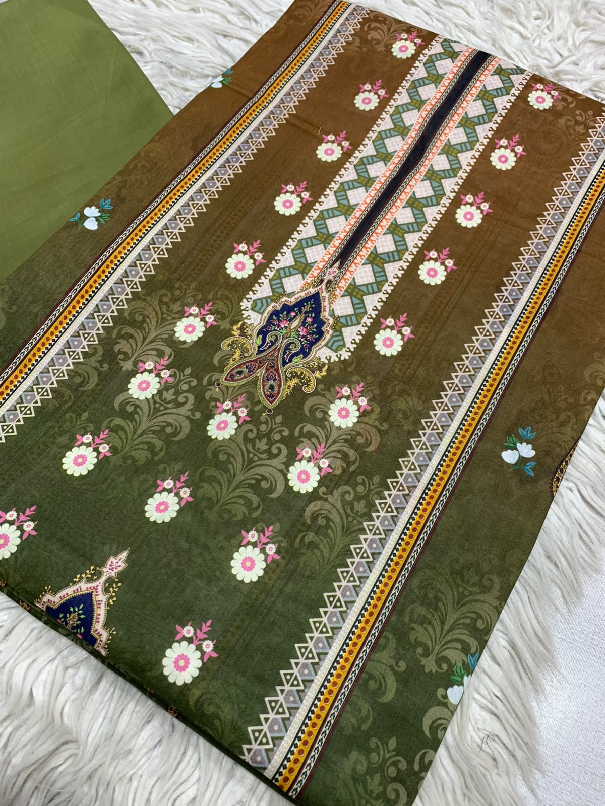 2Pc Printed Lawn Unstitched Suit 68