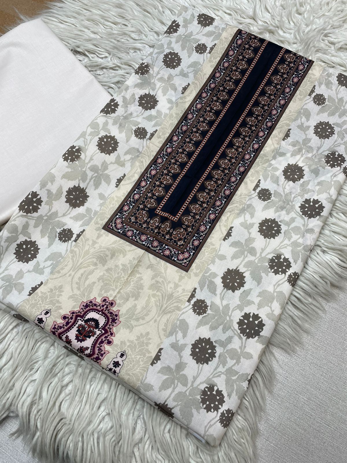 2Pc Bin Noor Fab Lawn Kameez & Dyed Trouser Suit Vol-63