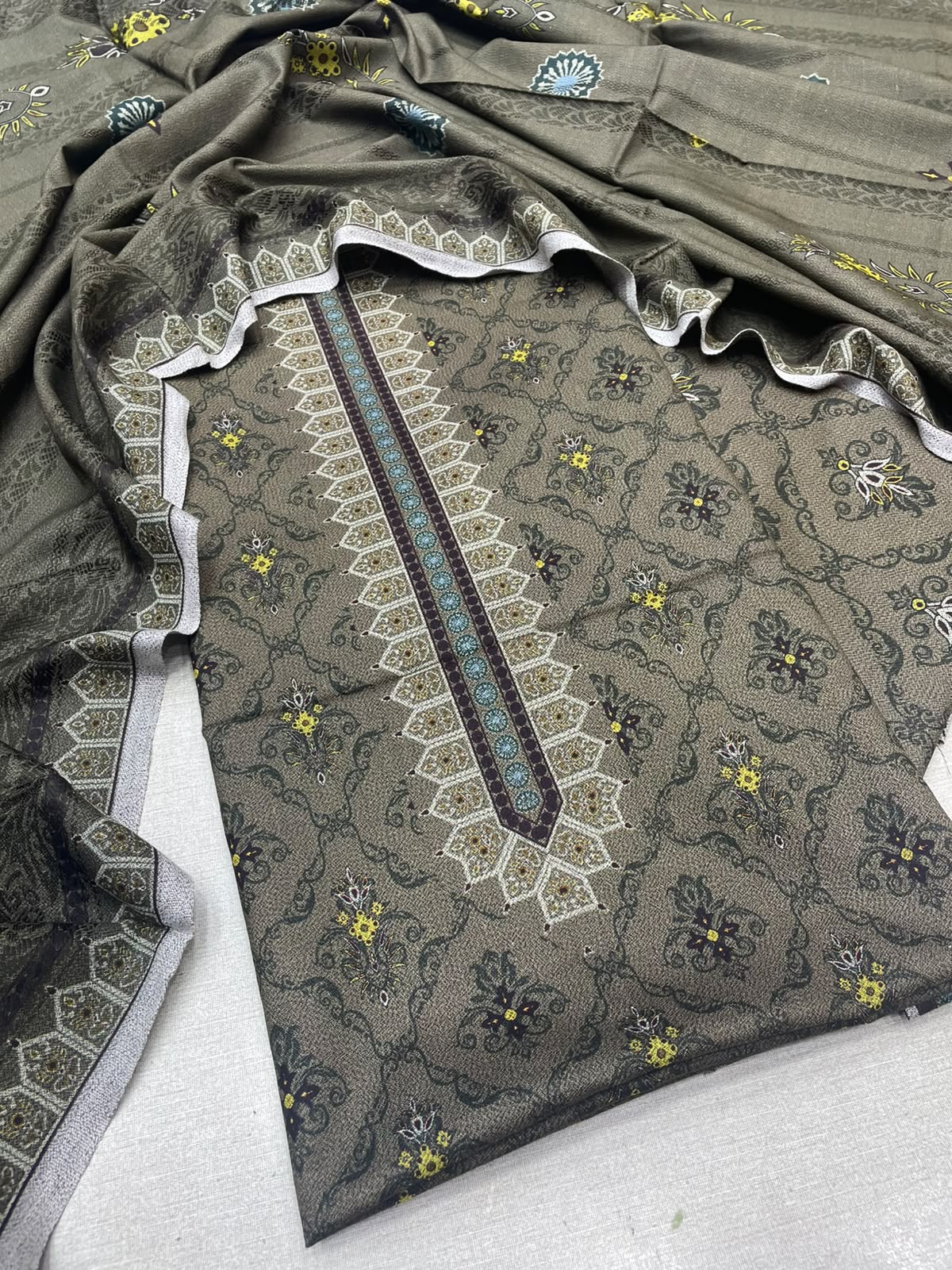 3Pc Sapphire Dhanak Unstitched Suit 0157