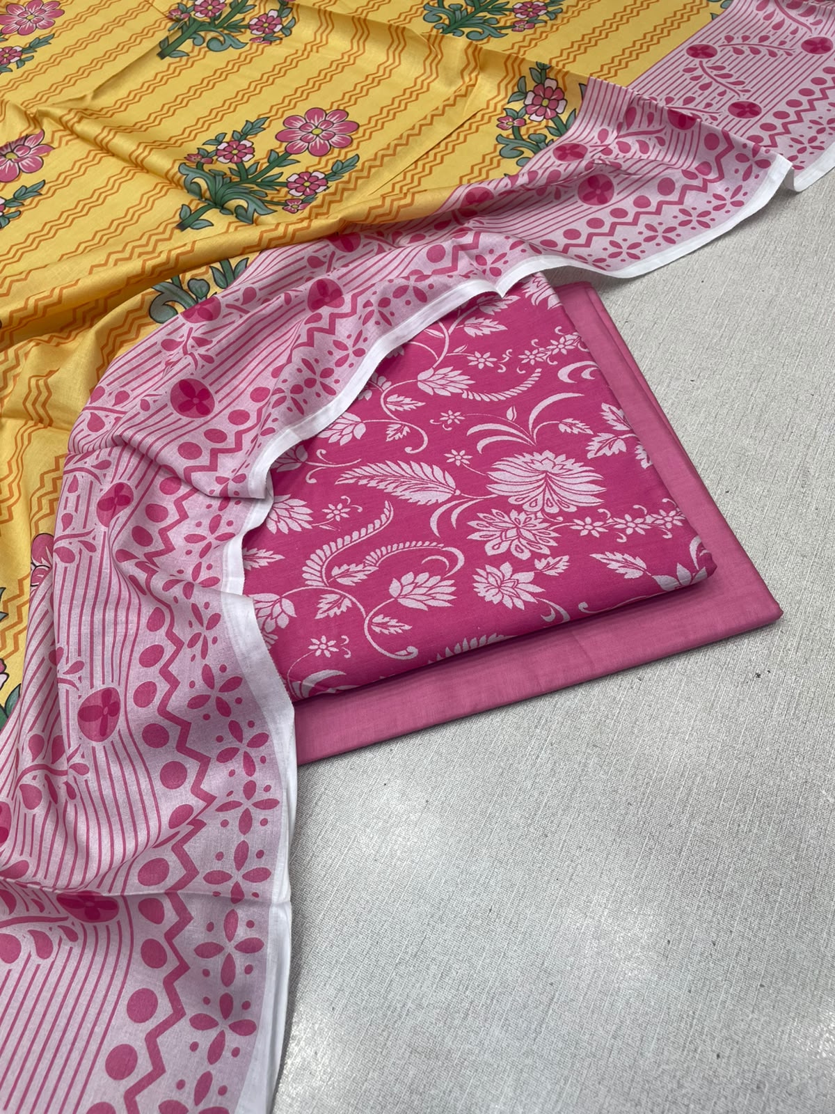3Pc Lawn Digital Printed Unstitched Suit 27029