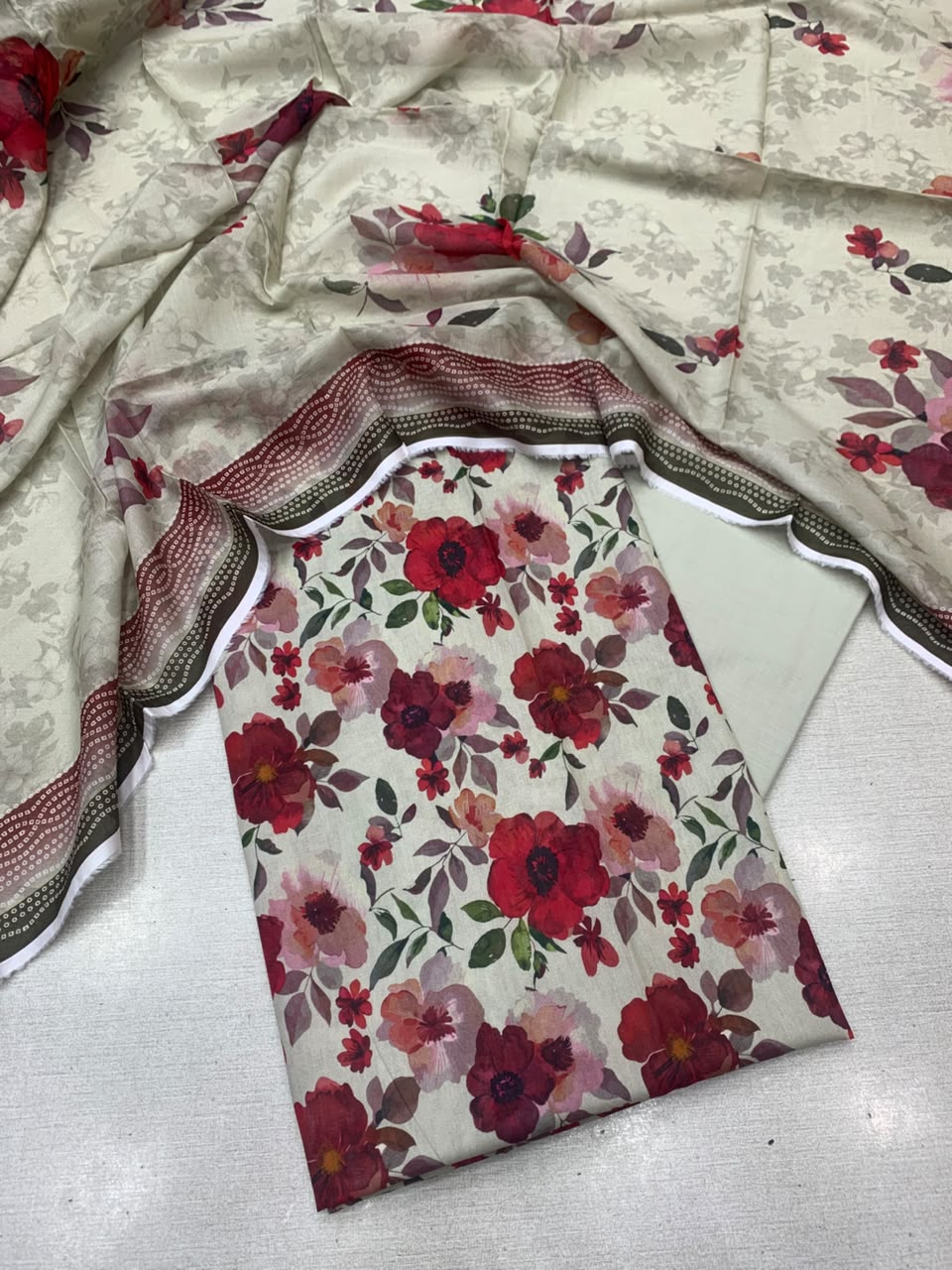 3Pc Lawn Digital Printed Unstitched Suit 48260