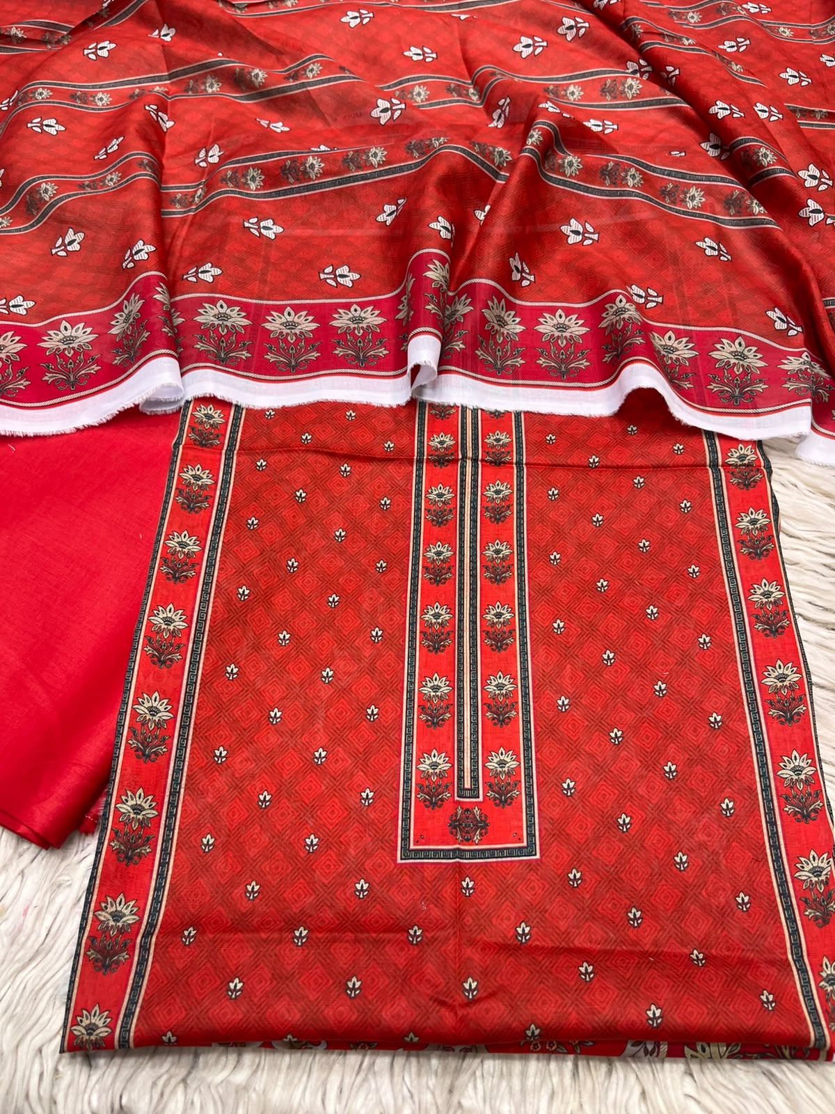 3Pc Sapphire Lawn Digital Printed Unstitched Suit 0200
