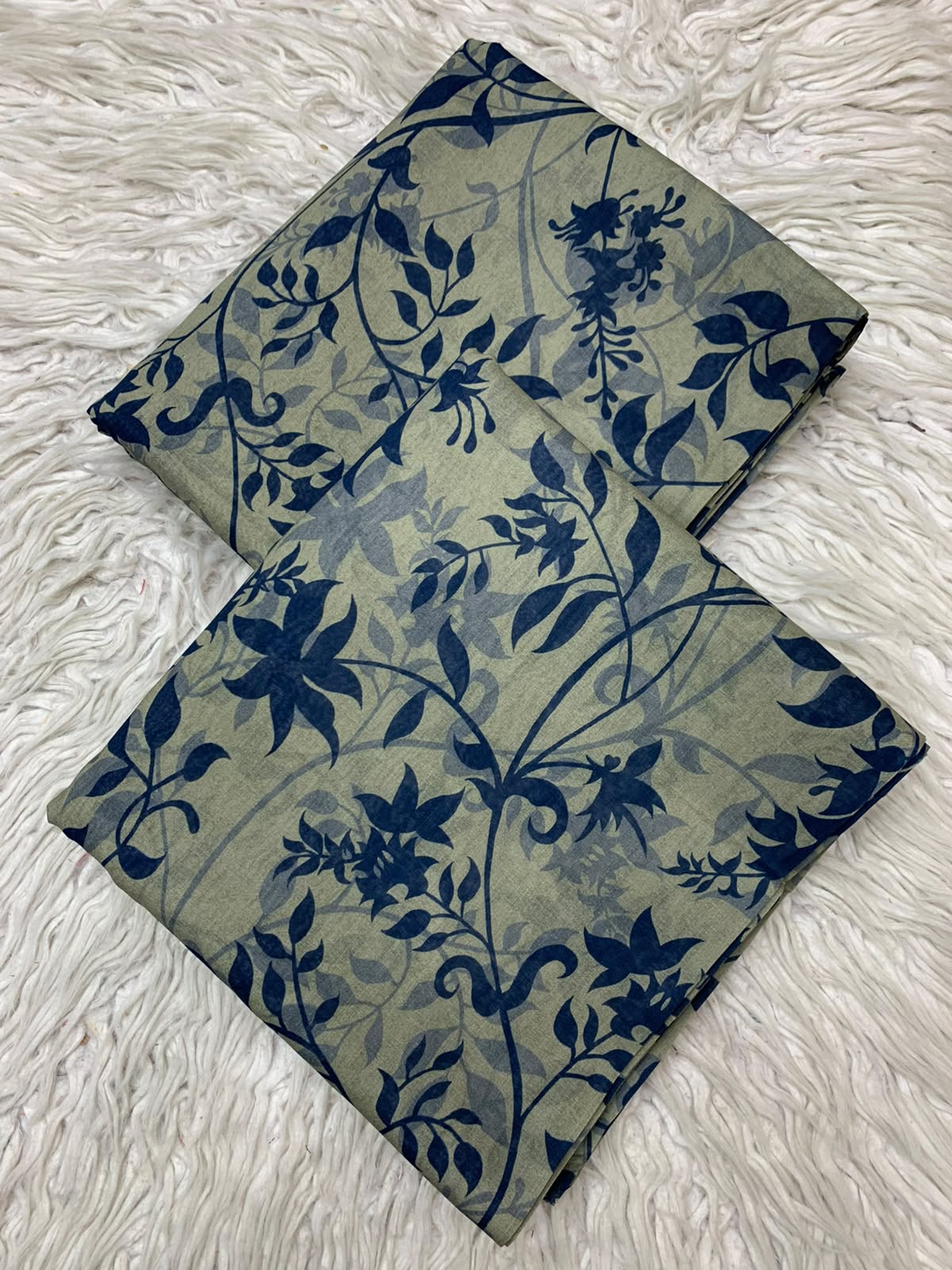 2Pc Al Karam Lawn Printed Suit Vol-570