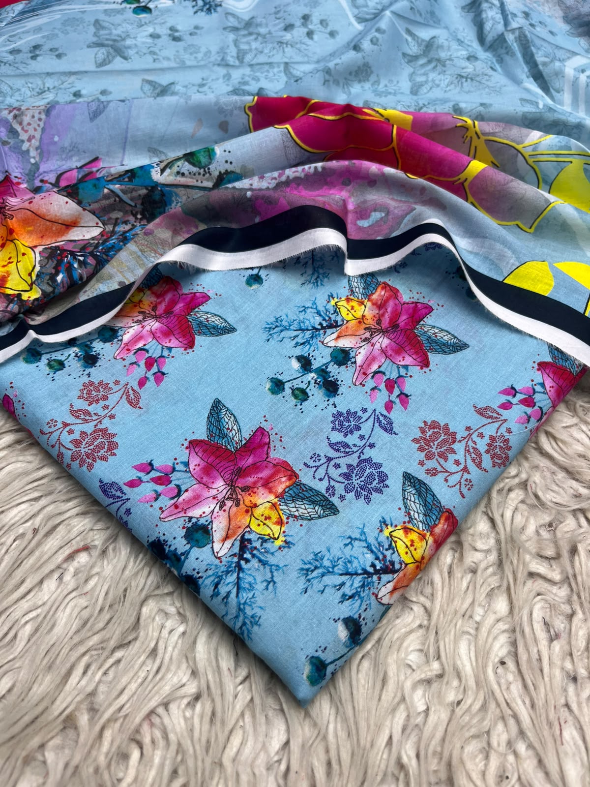 3Pc Same Digital Printed Lawn Suit 15